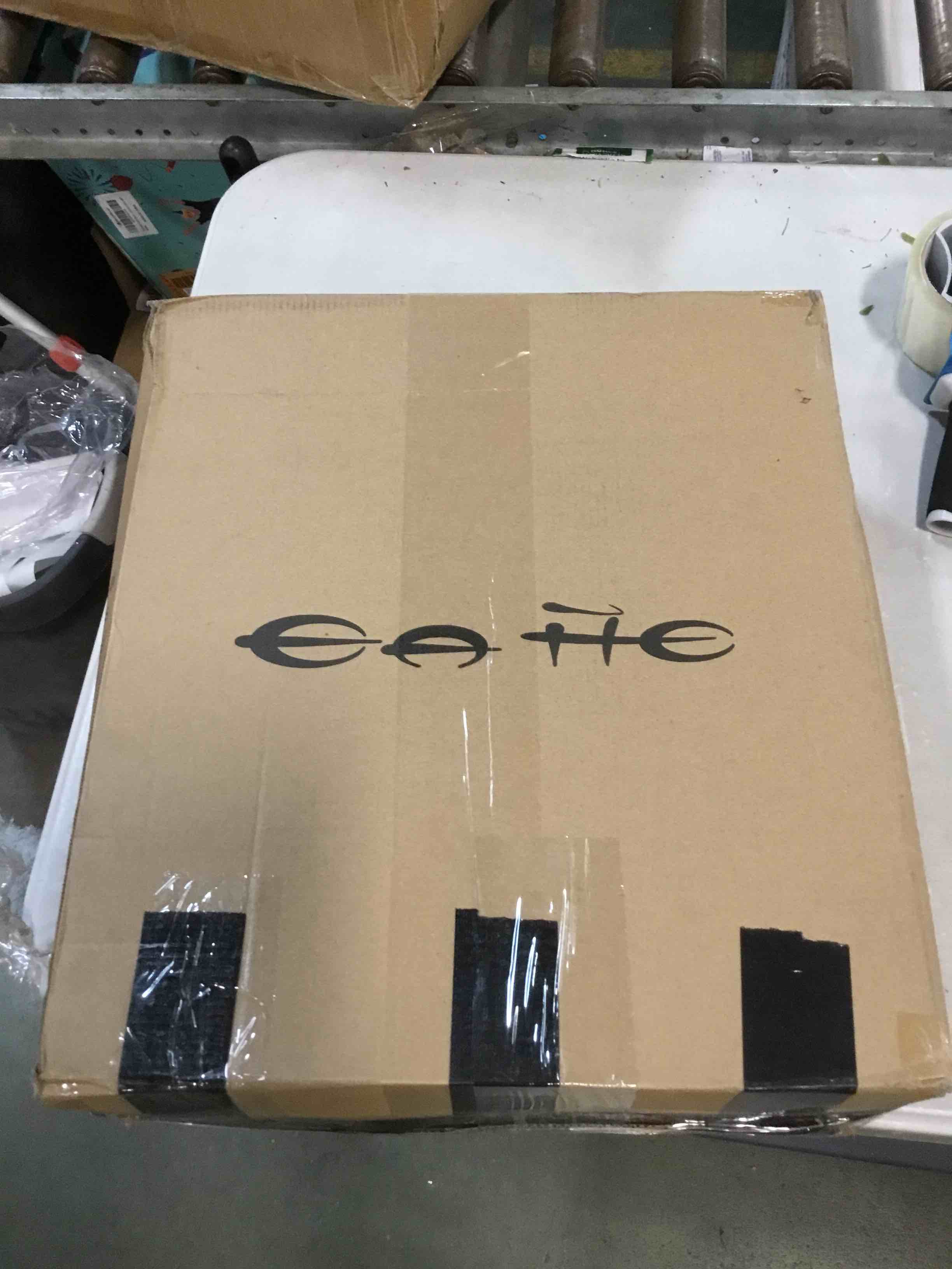 https://s3.amazonaws.com/lotting-images-prod/bidfta/RED5961559_1707141022050.jpeg