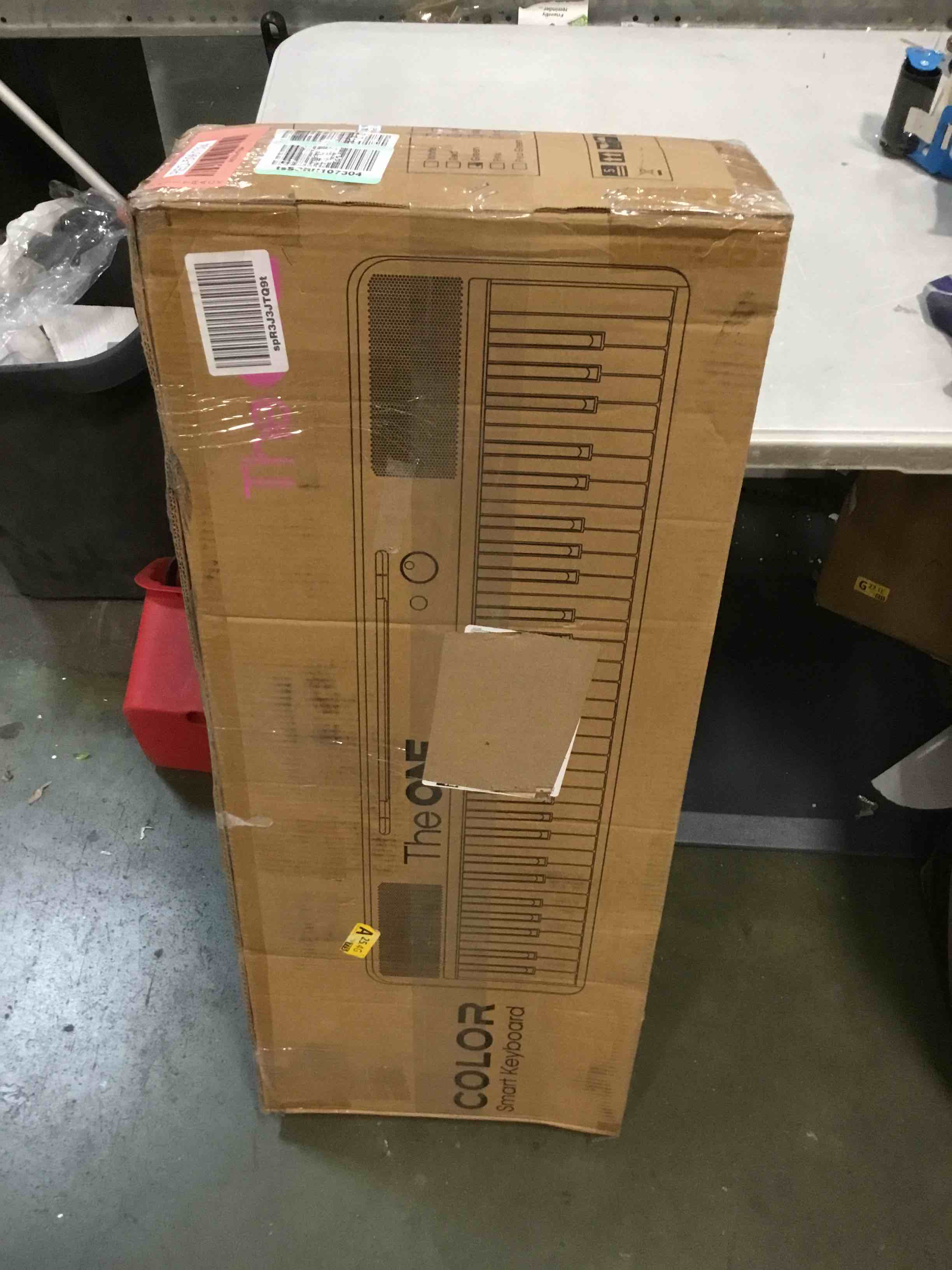 https://s3.amazonaws.com/lotting-images-prod/bidfta/RED5961594_1707147233892.jpeg