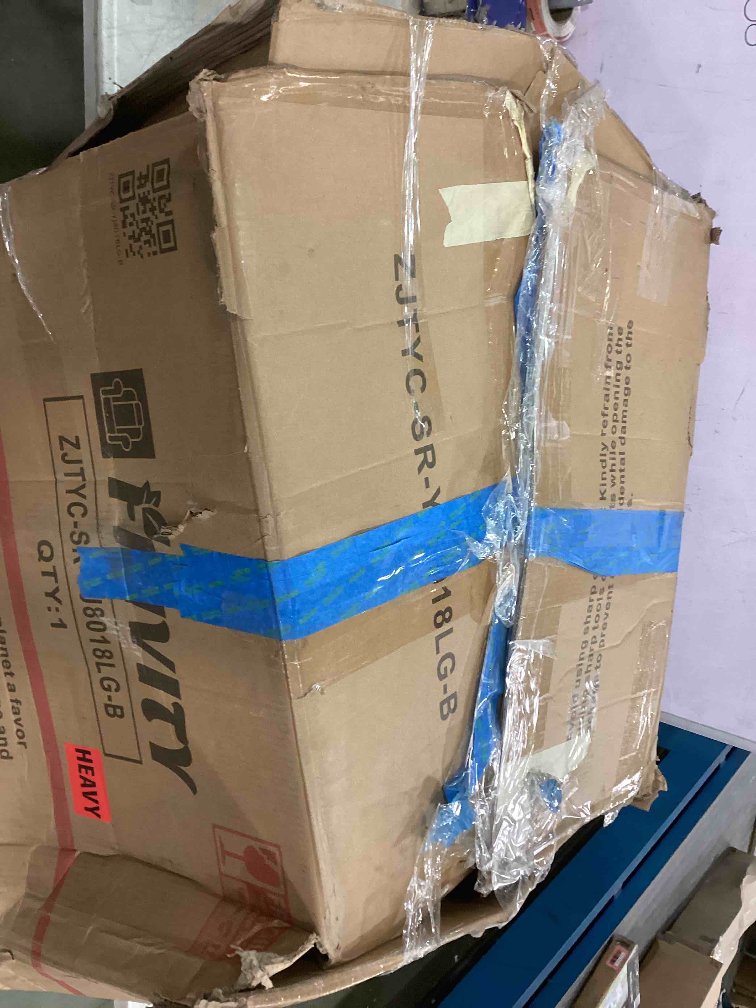 https://s3.amazonaws.com/lotting-images-prod/bidfta/RED5962076_1708691096419.jpeg