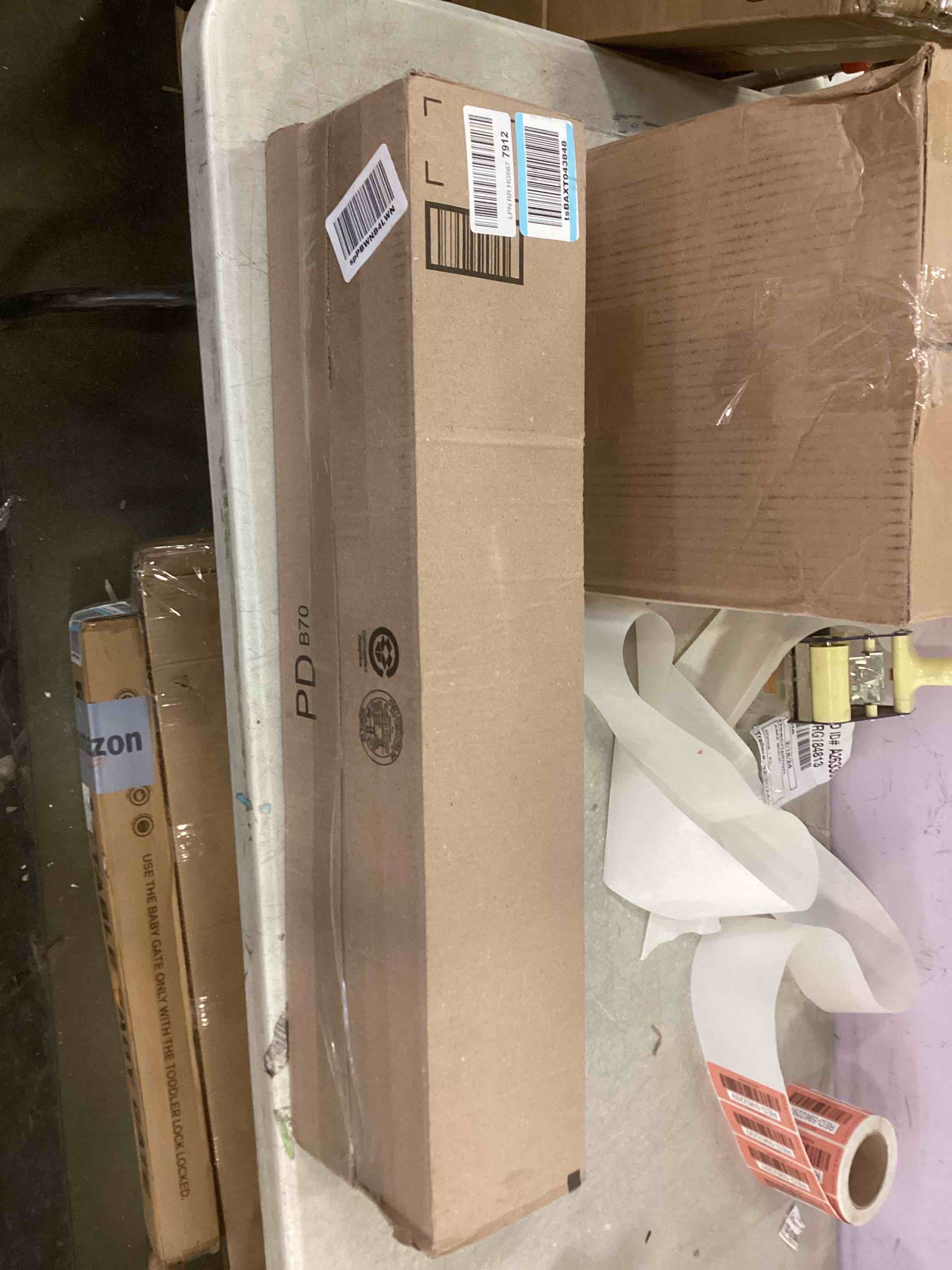 https://s3.amazonaws.com/lotting-images-prod/bidfta/RED5962289_1708721561505.jpeg