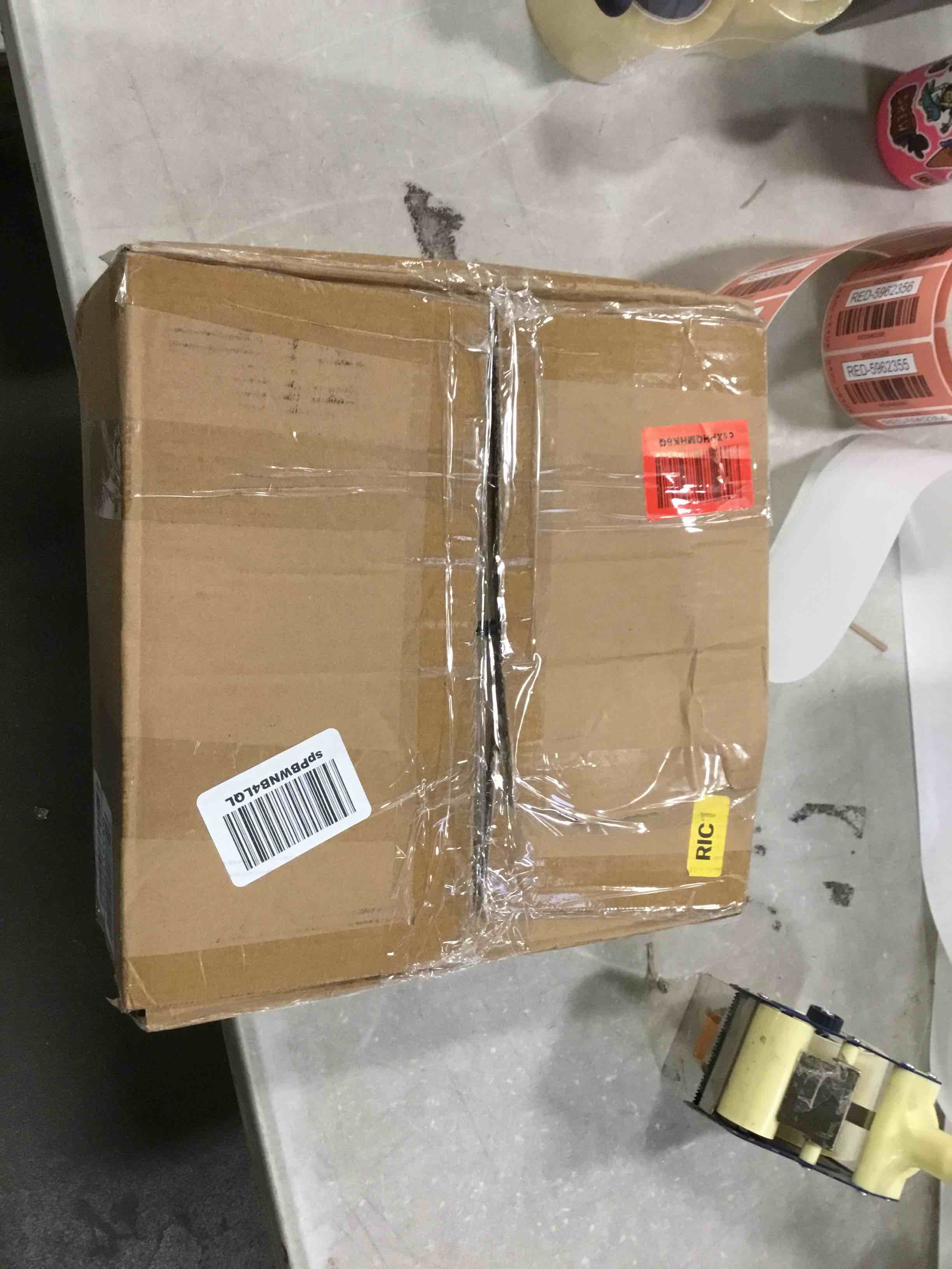 https://s3.amazonaws.com/lotting-images-prod/bidfta/RED5962344_1708784148283.jpeg