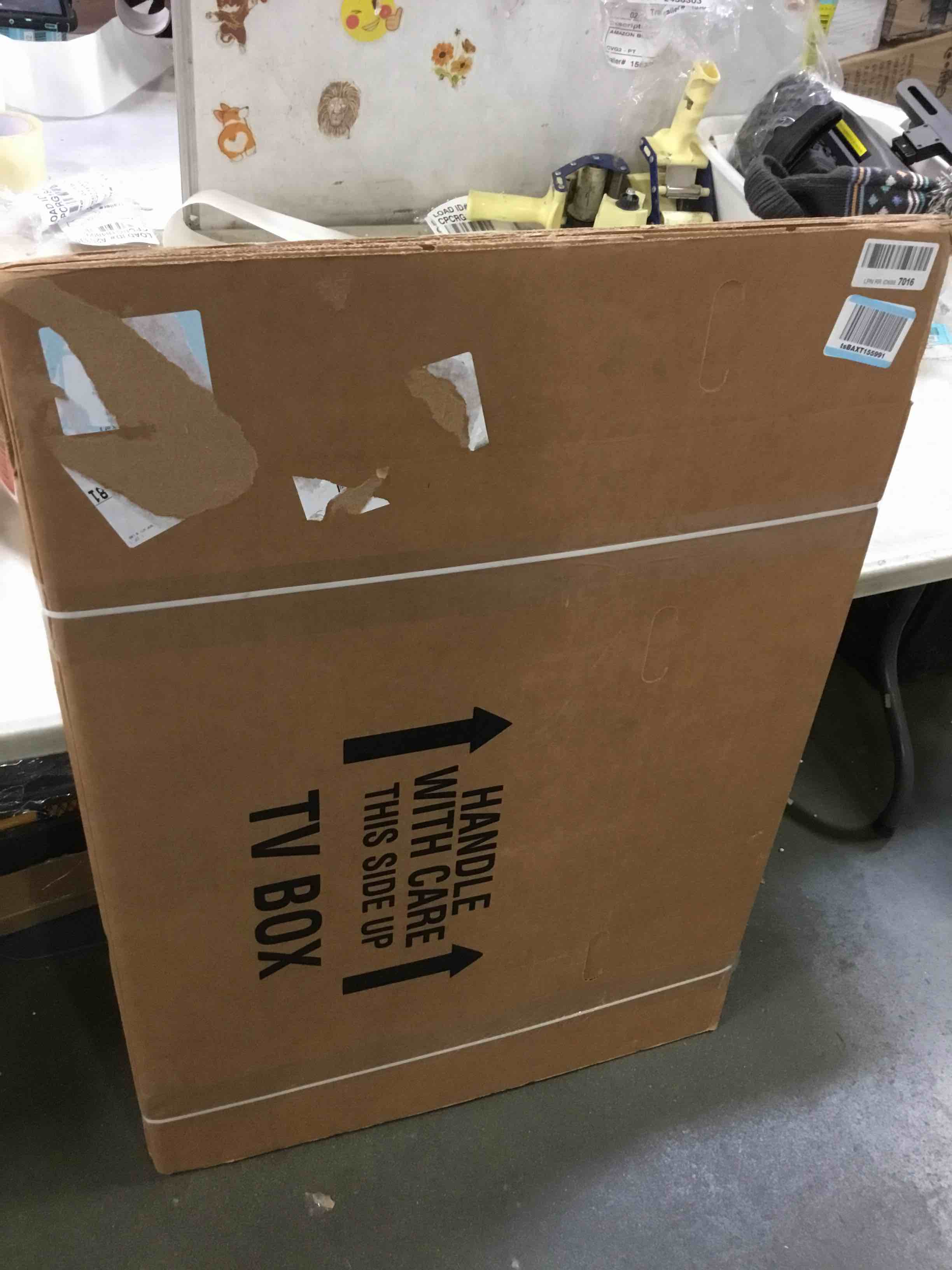 https://s3.amazonaws.com/lotting-images-prod/bidfta/RED5962414_1708794499642.jpeg