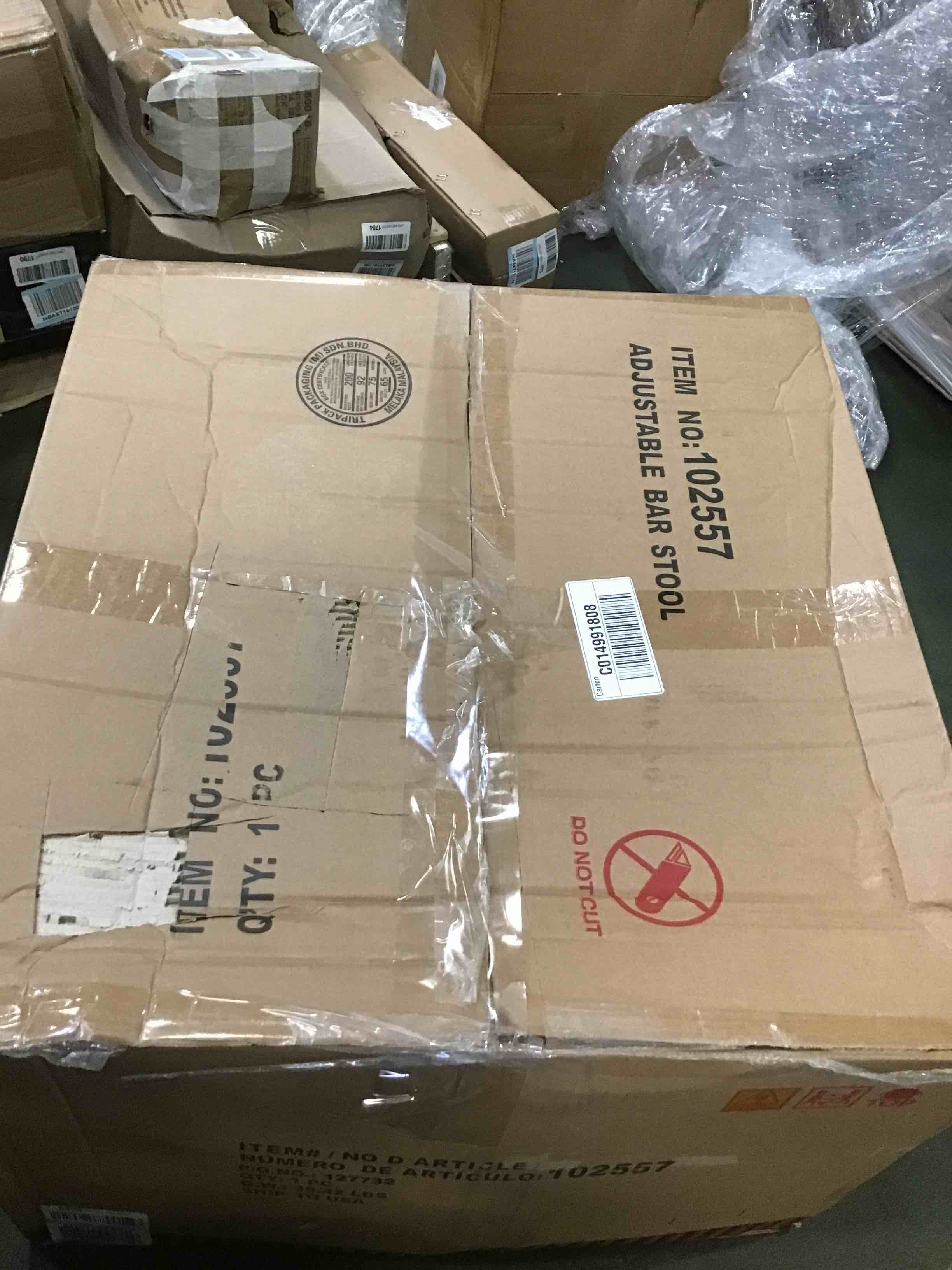 https://s3.amazonaws.com/lotting-images-prod/bidfta/RED5962468_1708803129971.jpeg