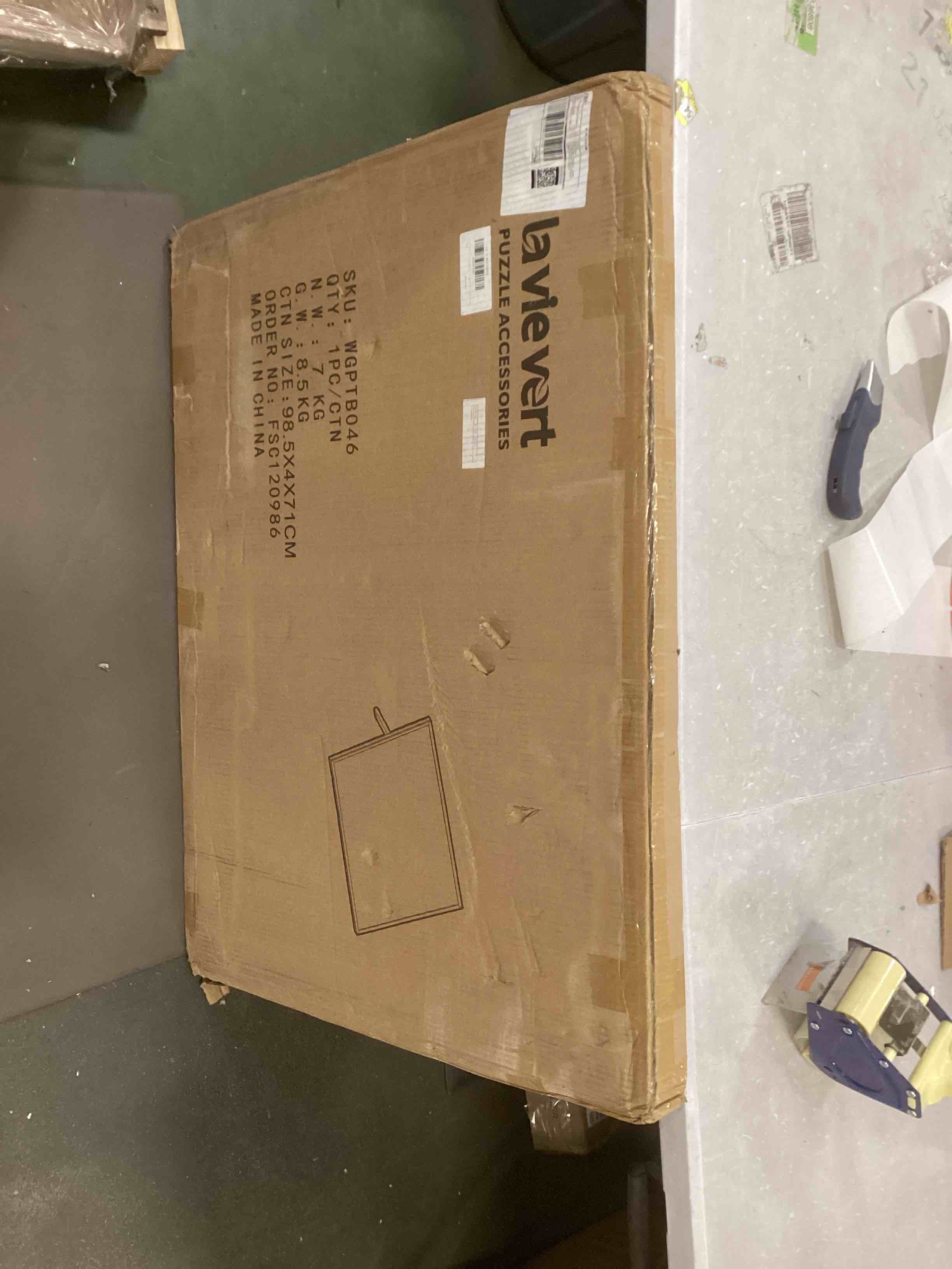 https://s3.amazonaws.com/lotting-images-prod/bidfta/RED5962541_1708953979199.jpeg