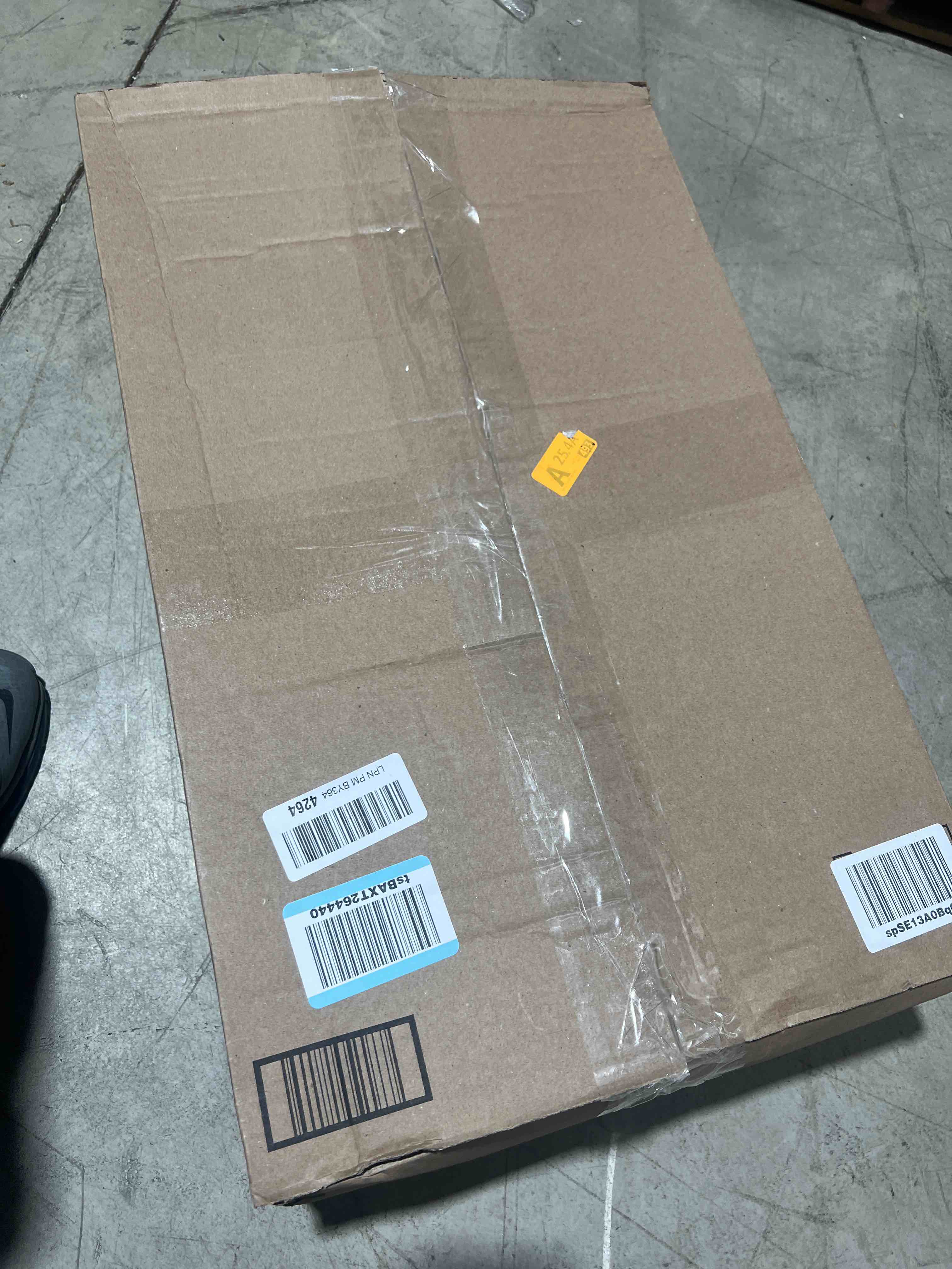 https://s3.amazonaws.com/lotting-images-prod/bidfta/RED5963129_1710785042821.jpeg