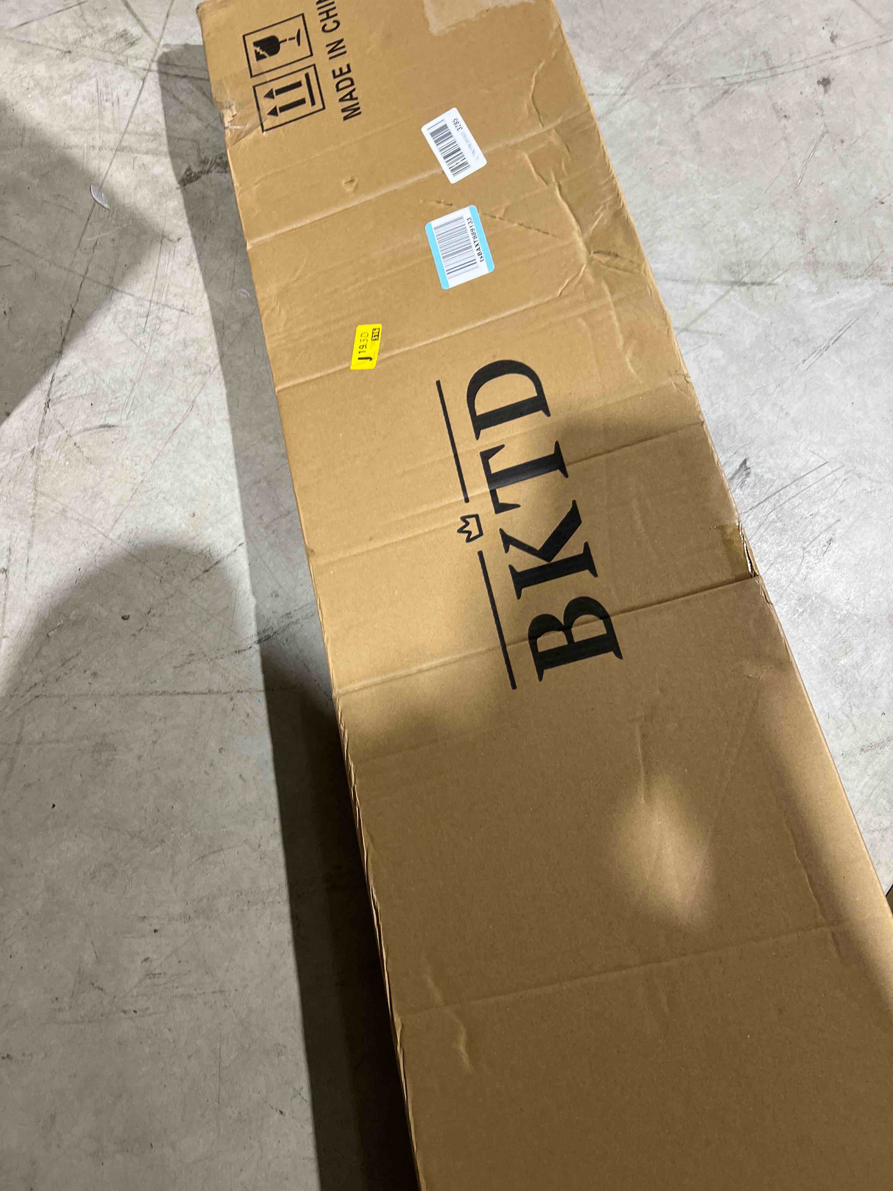 https://s3.amazonaws.com/lotting-images-prod/bidfta/RED5963196_1710879539503.jpeg