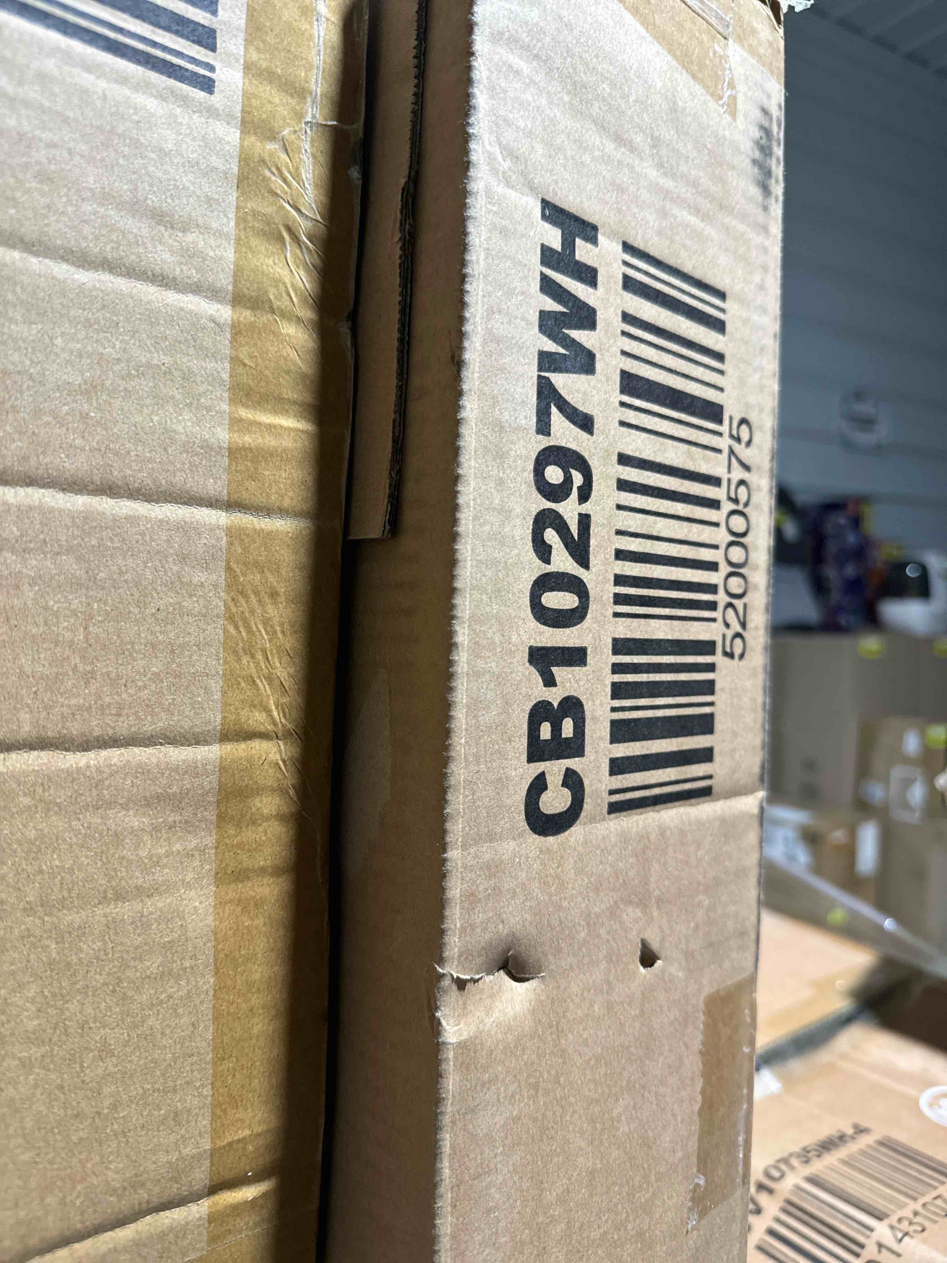https://s3.amazonaws.com/lotting-images-prod/bidfta/RED5963622_1714455788661.jpeg
