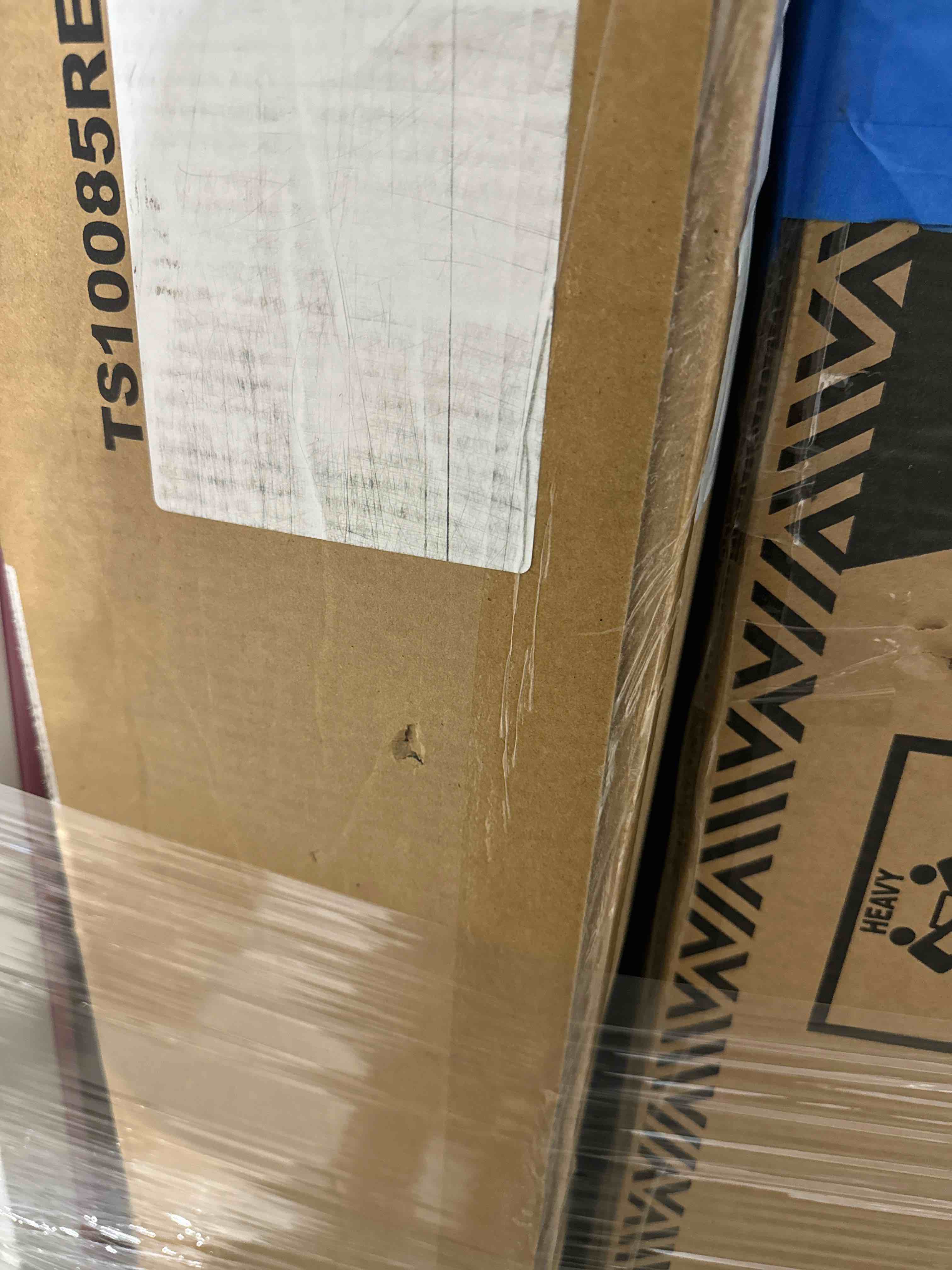 https://s3.amazonaws.com/lotting-images-prod/bidfta/RED5963626_1714456556892.jpeg
