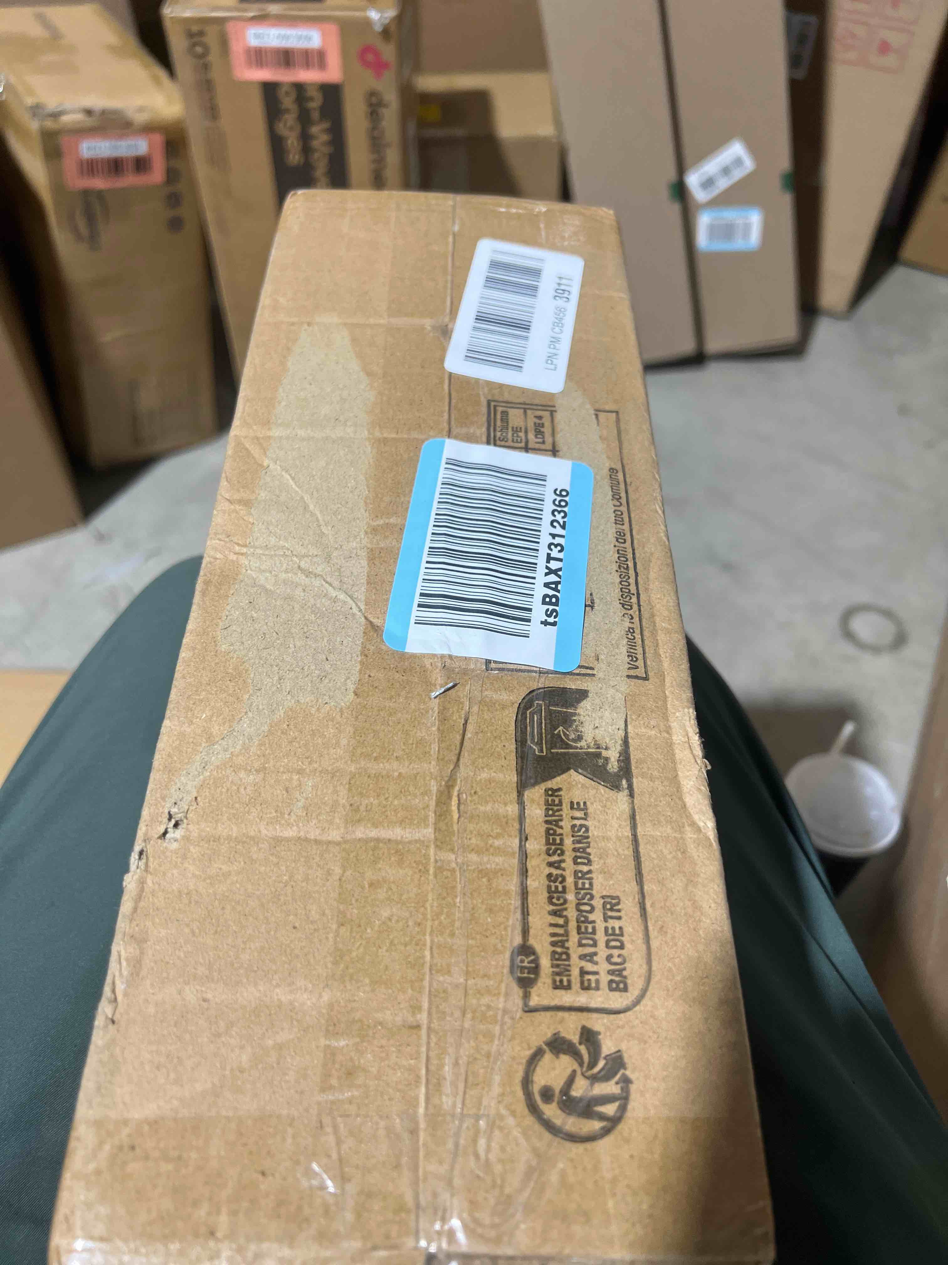 https://s3.amazonaws.com/lotting-images-prod/bidfta/RED5963697_1714602428098.jpeg