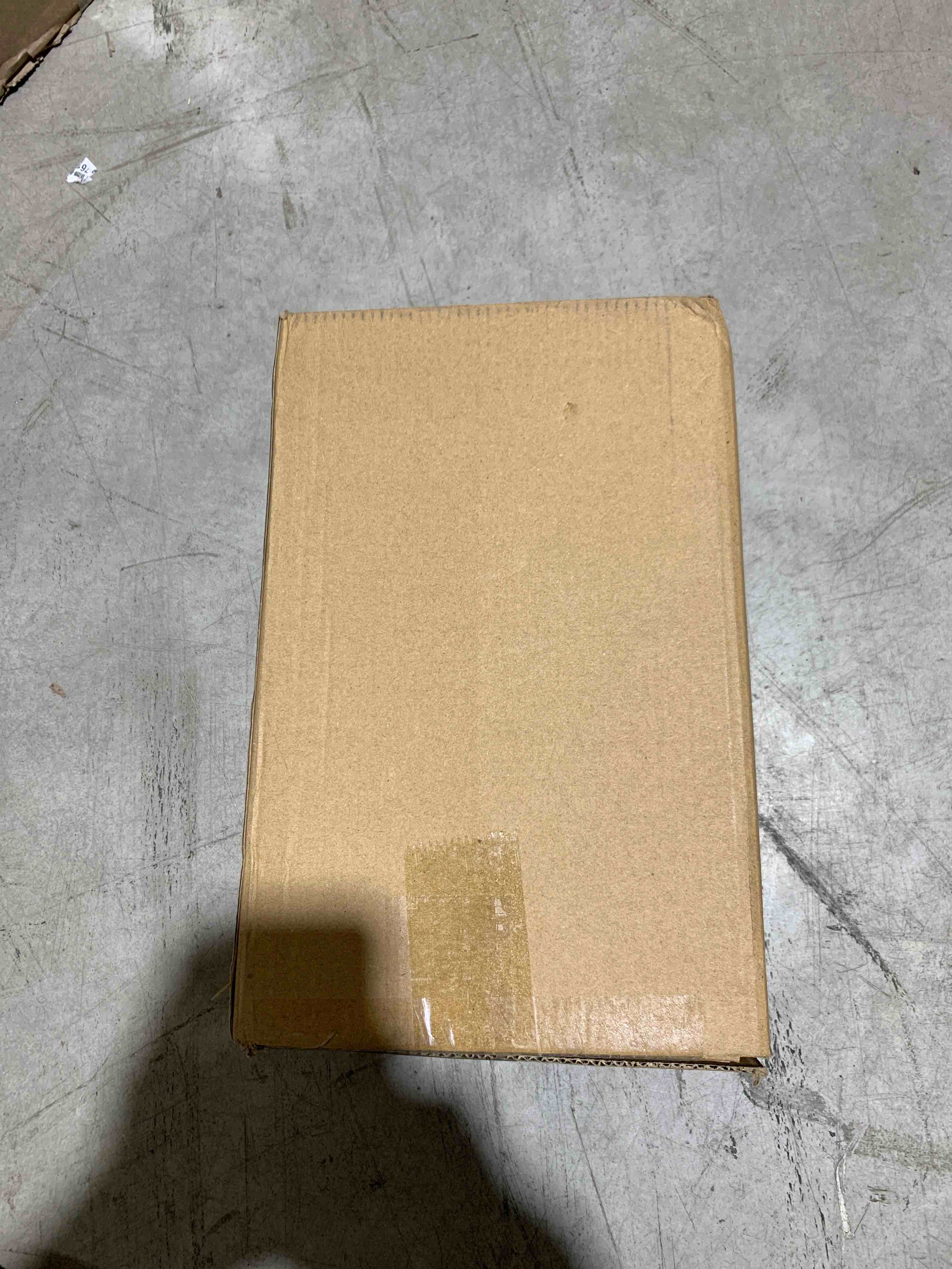 https://s3.amazonaws.com/lotting-images-prod/bidfta/RED5963990_1715981333264.jpeg
