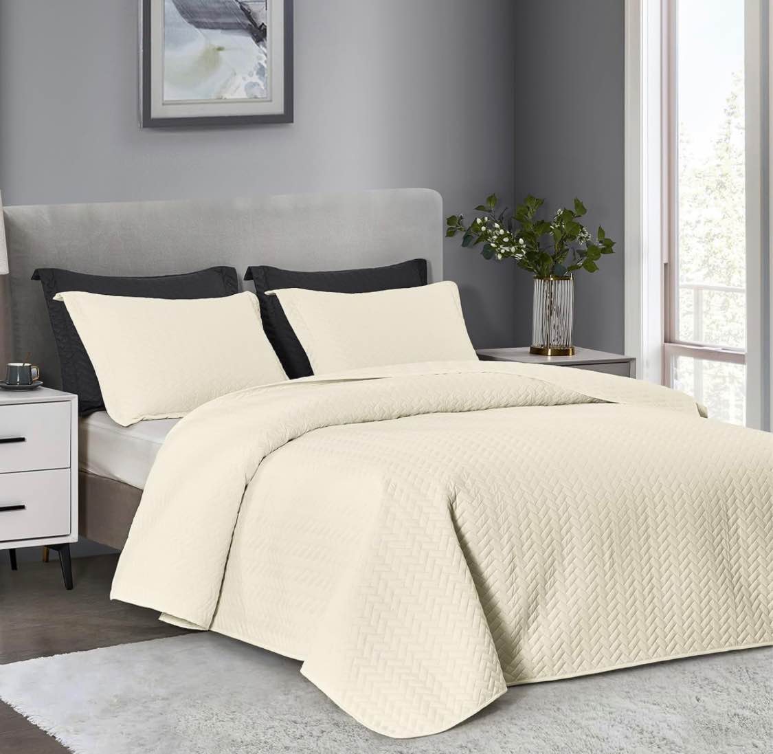 Maple&Stone Quilt Set Queen Size, Lightweight Off-White Bedspread Ultrasonic Chevron Pattern Light Coverlet for All Season Comforter Bedding Decor - 3 Piece Full Bed Cover Sets