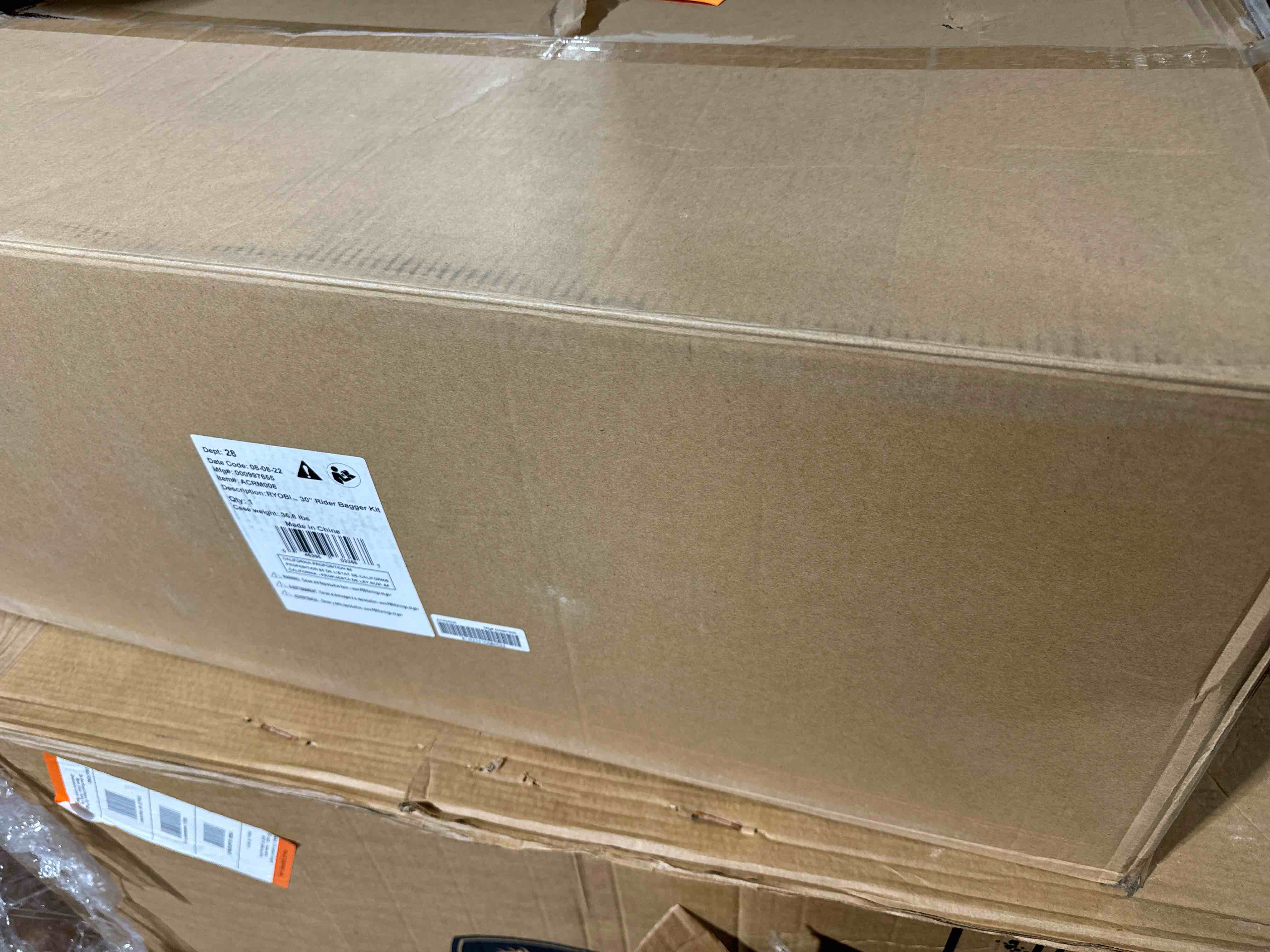 https://s3.amazonaws.com/lotting-images-prod/bidfta/RED5963995_1715990060242.jpeg