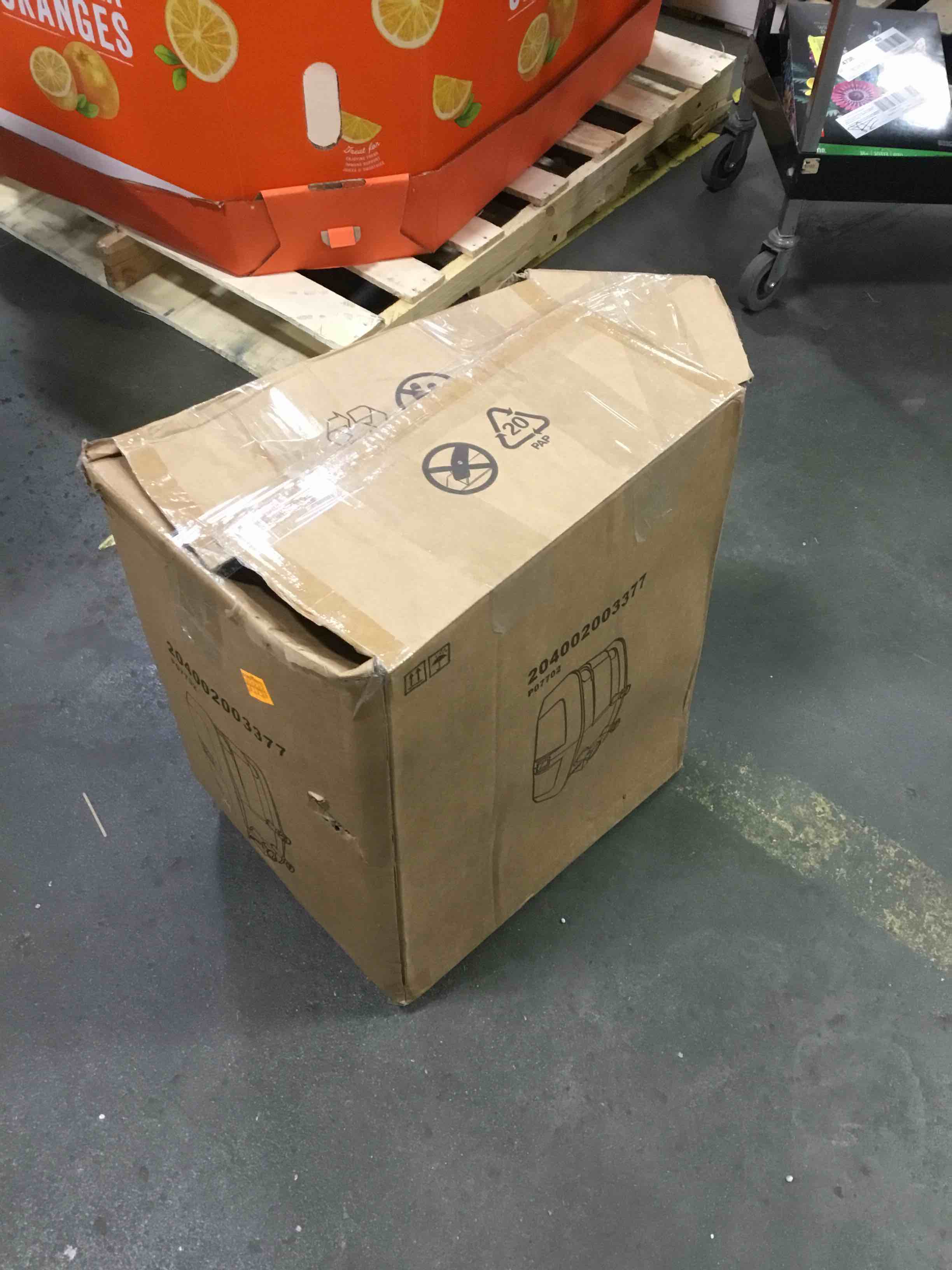 https://s3.amazonaws.com/lotting-images-prod/bidfta/RED5964798_1708004794803.jpeg