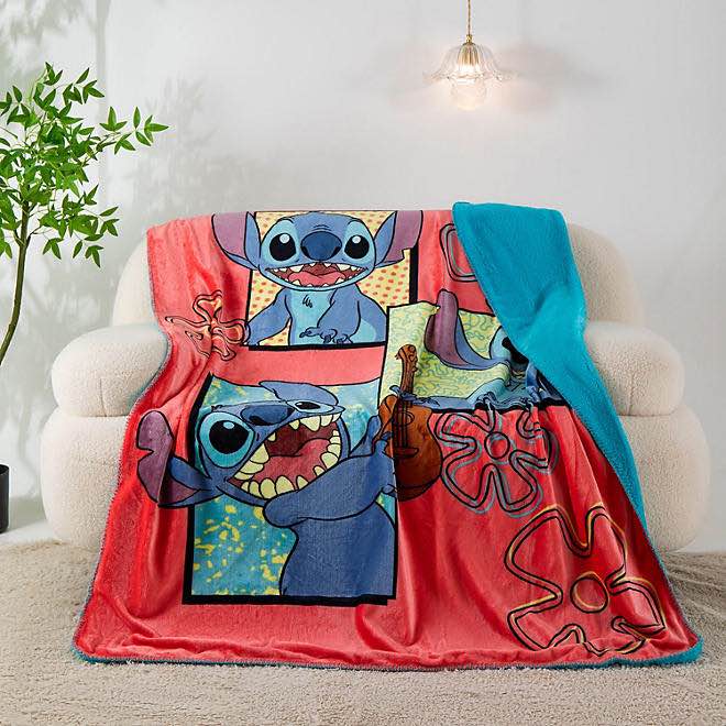 Disney 50" x 60" Cloud Faux Fur Throw (Stitch Frames)