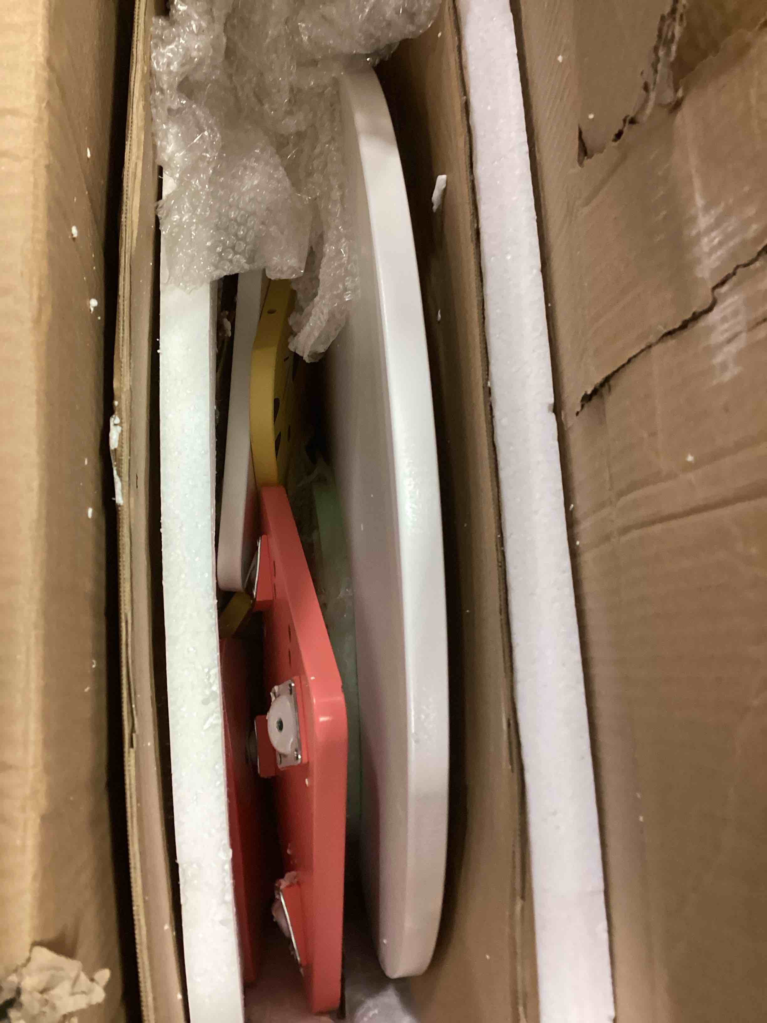 https://s3.amazonaws.com/lotting-images-prod/bidfta/RED5966688_1708784894126.jpeg