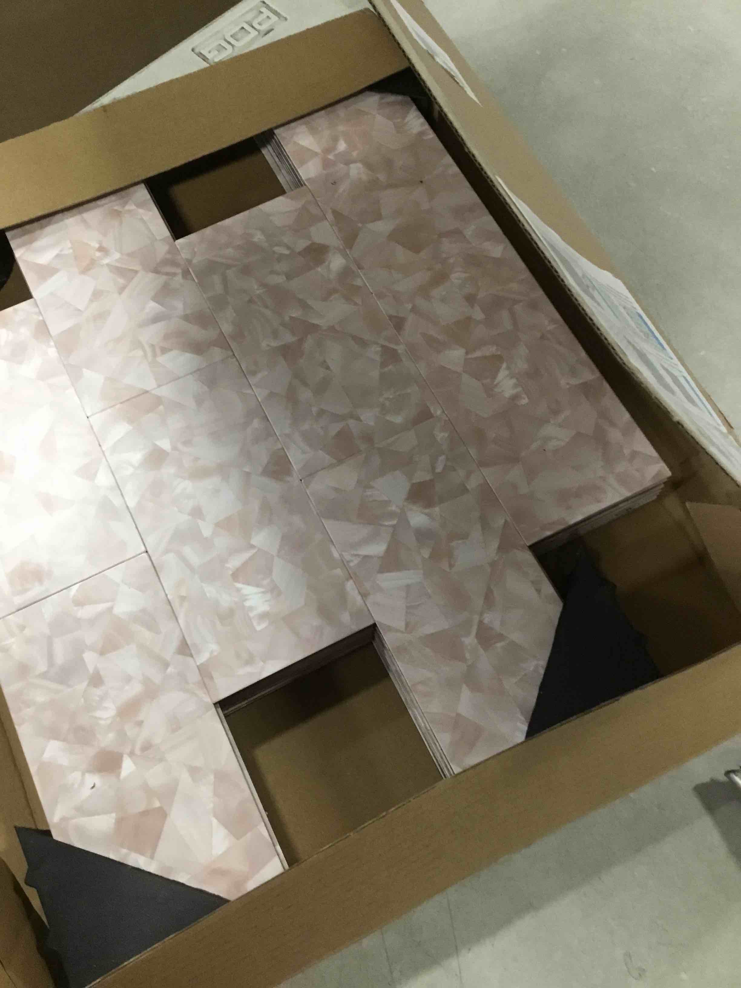 https://s3.amazonaws.com/lotting-images-prod/bidfta/RED5968453_1708609203261.jpeg