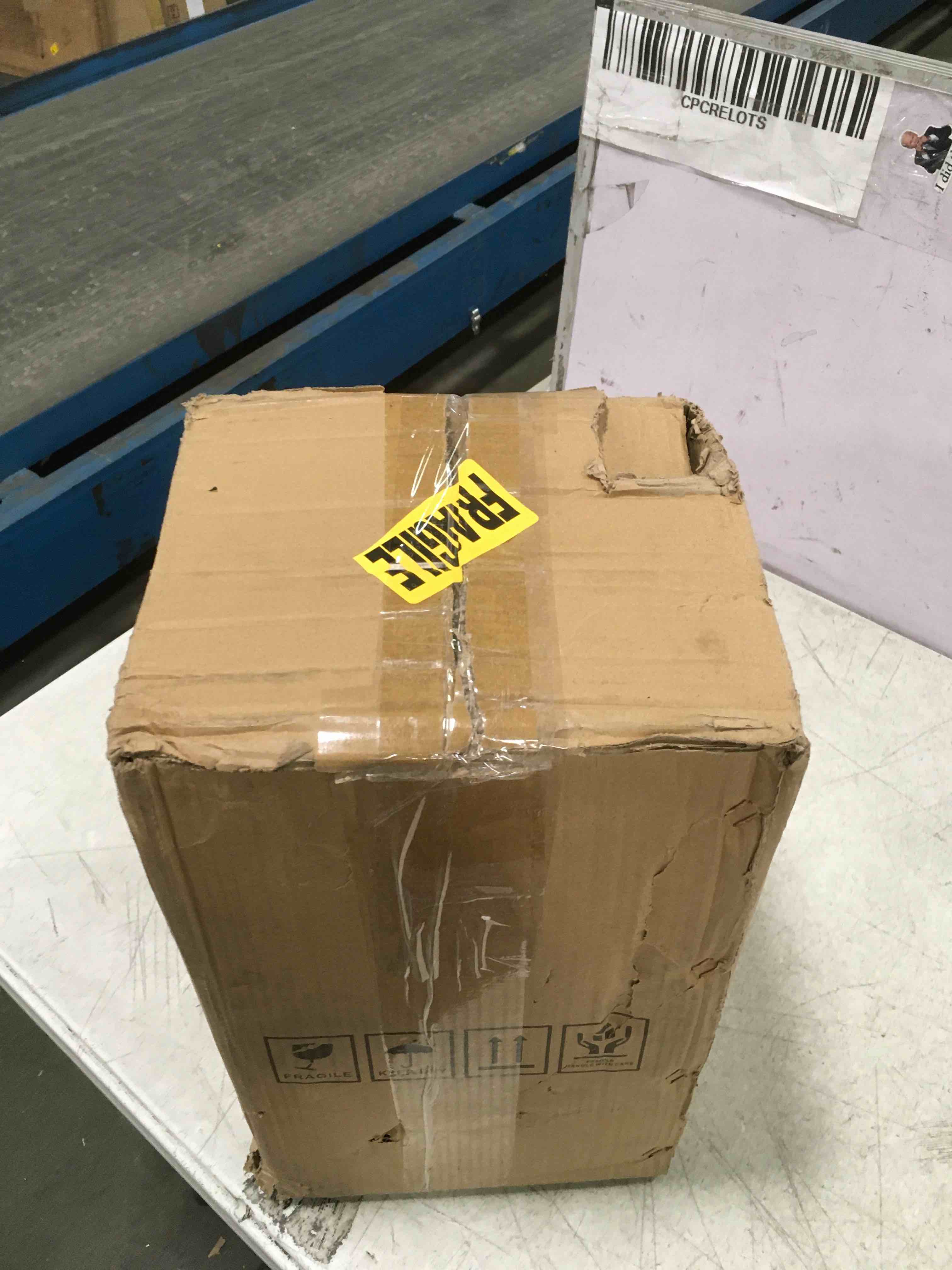 https://s3.amazonaws.com/lotting-images-prod/bidfta/RED5968988_1707742467052.jpeg