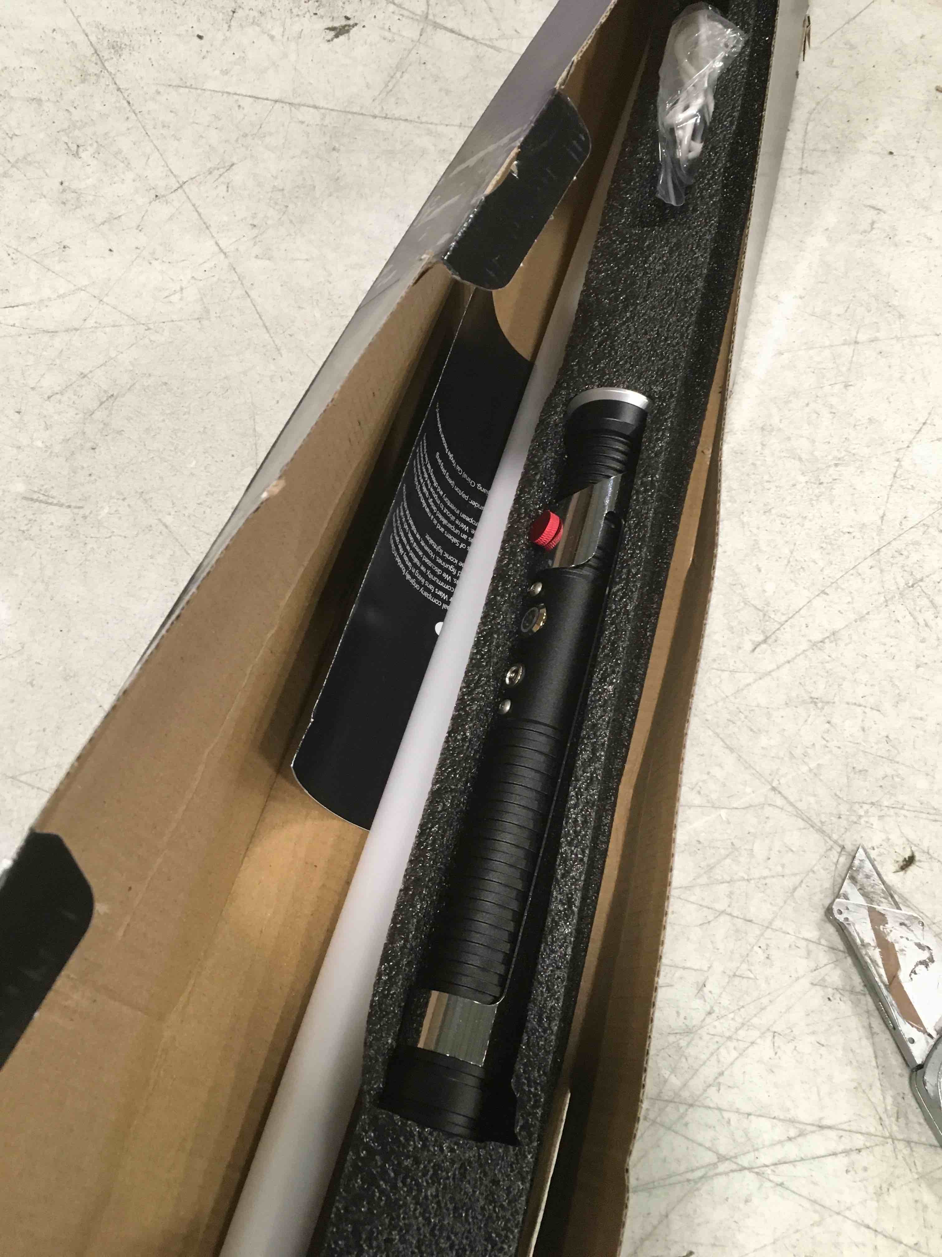 https://s3.amazonaws.com/lotting-images-prod/bidfta/RED5969020_1707745594570.jpeg