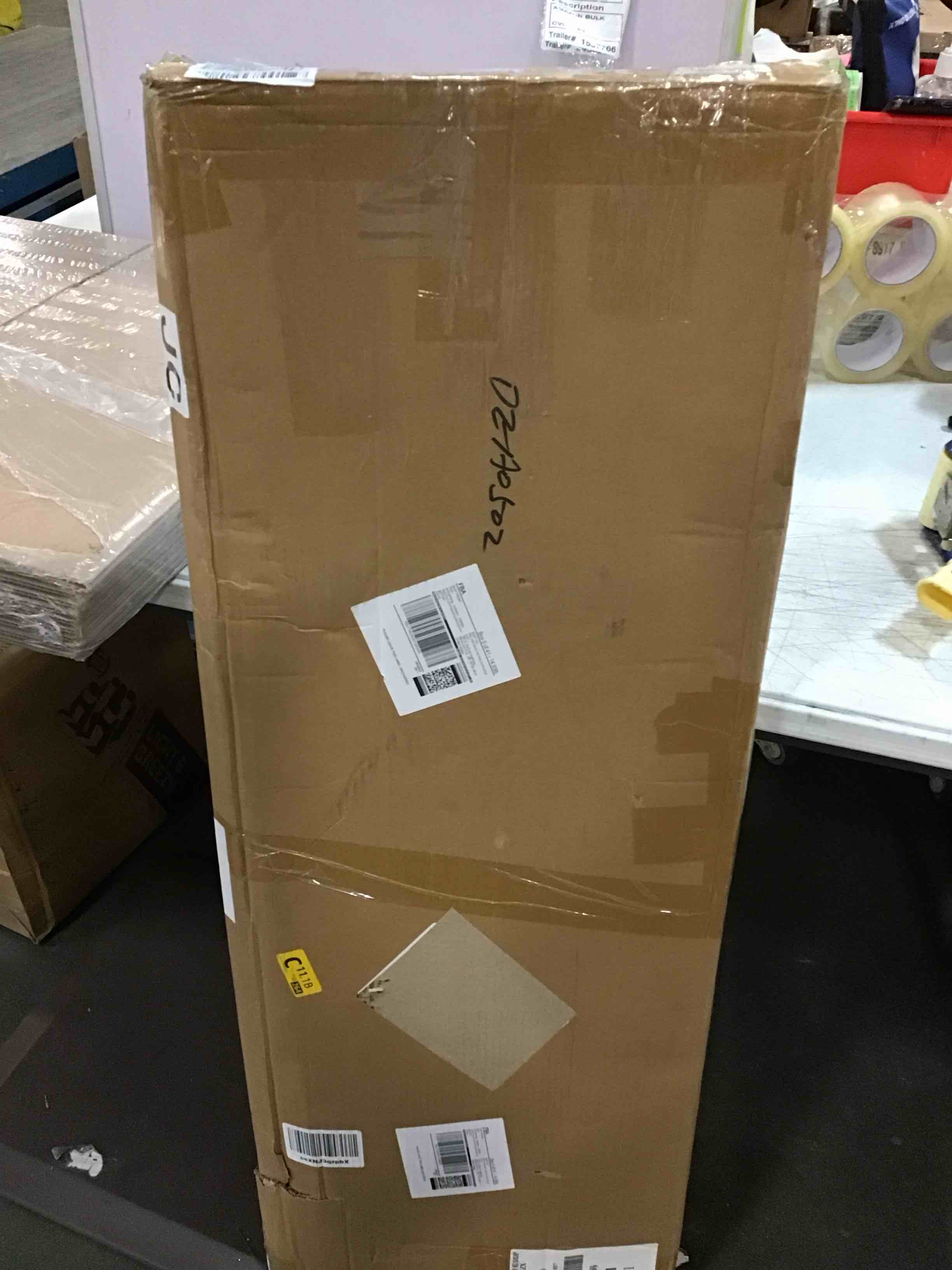https://s3.amazonaws.com/lotting-images-prod/bidfta/RED5969792_1708010756281.jpeg