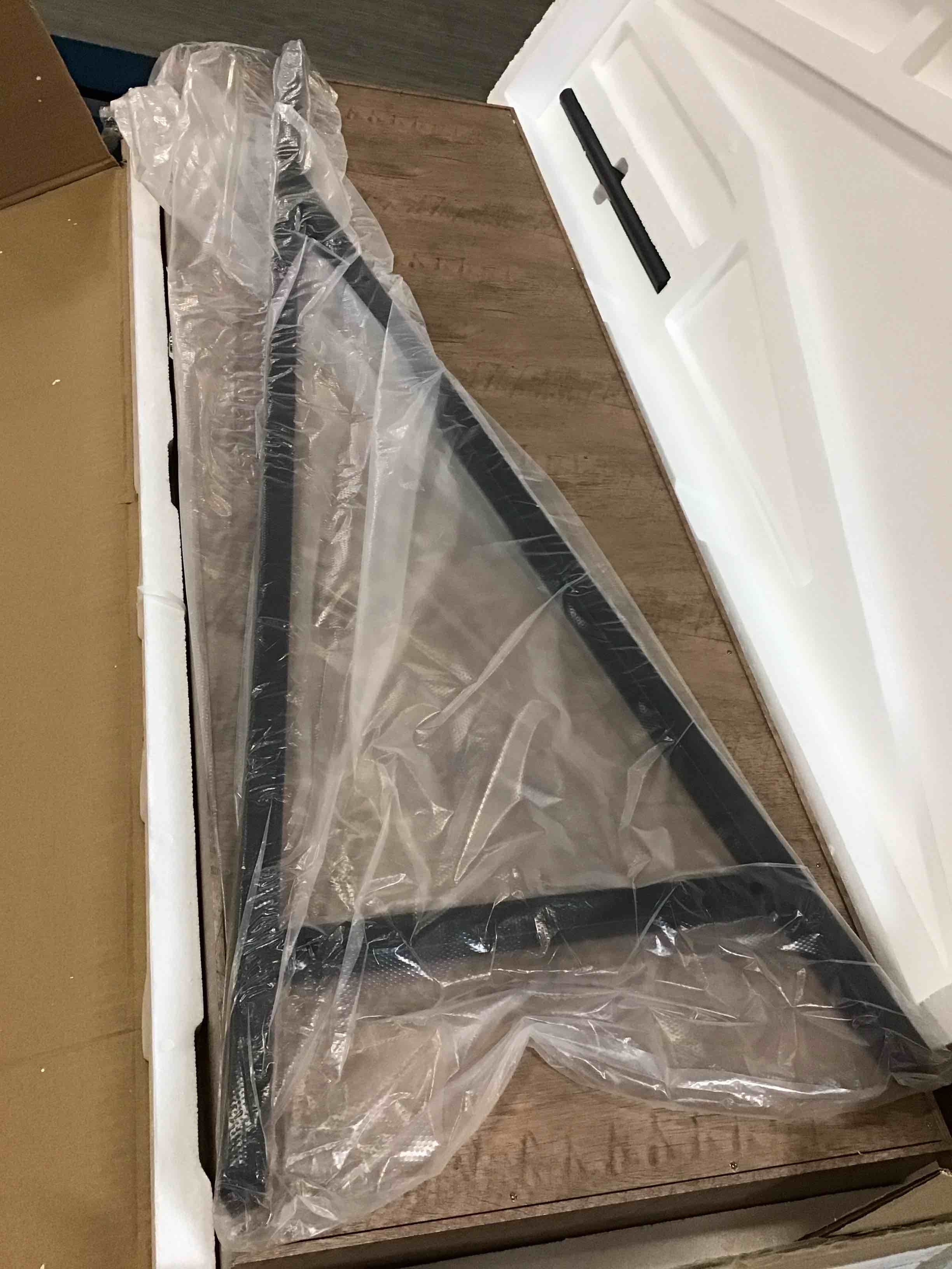 https://s3.amazonaws.com/lotting-images-prod/bidfta/RED5969805_1708013225465.jpeg