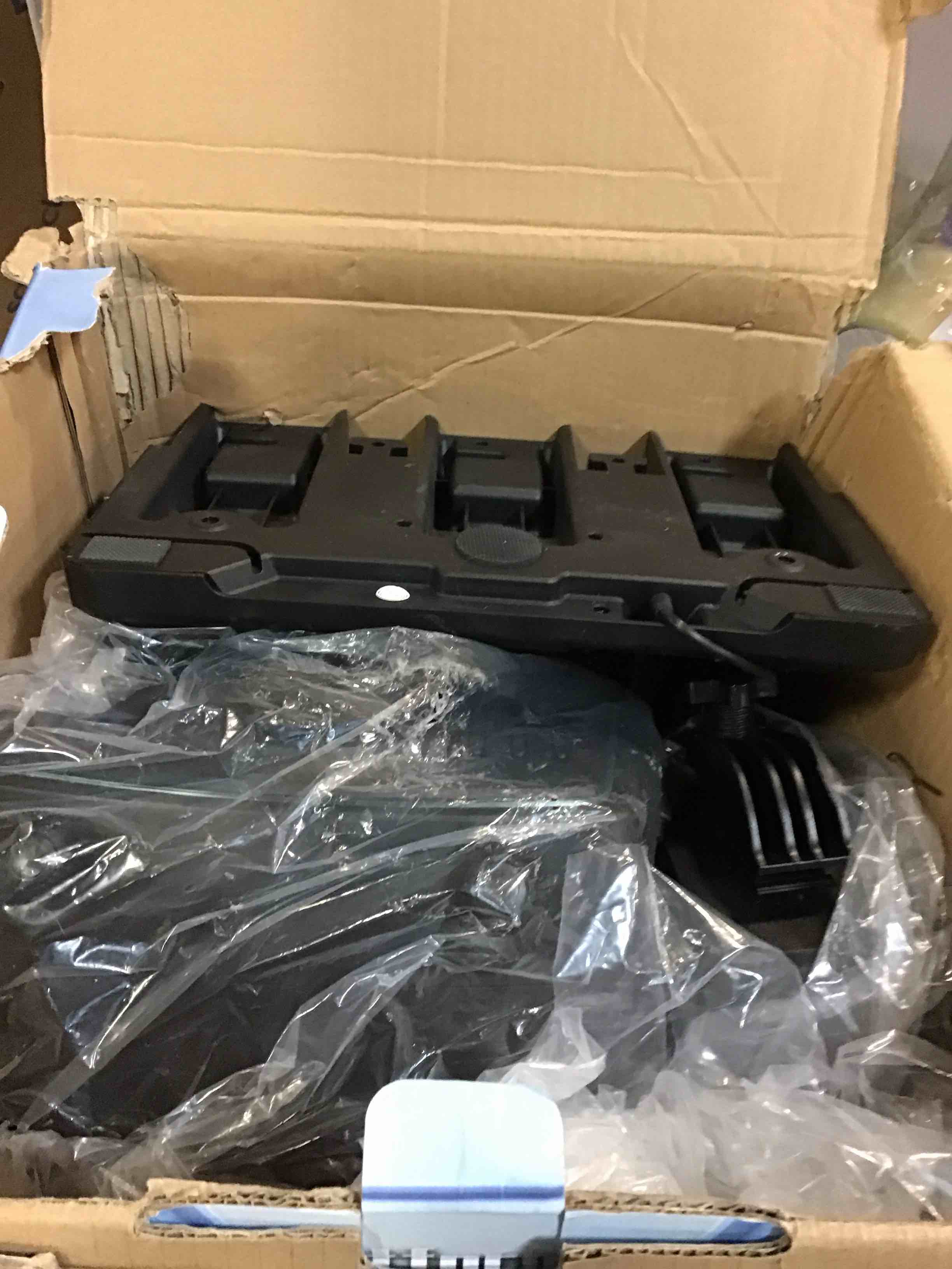 https://s3.amazonaws.com/lotting-images-prod/bidfta/RED5969855_1708022874017.jpeg