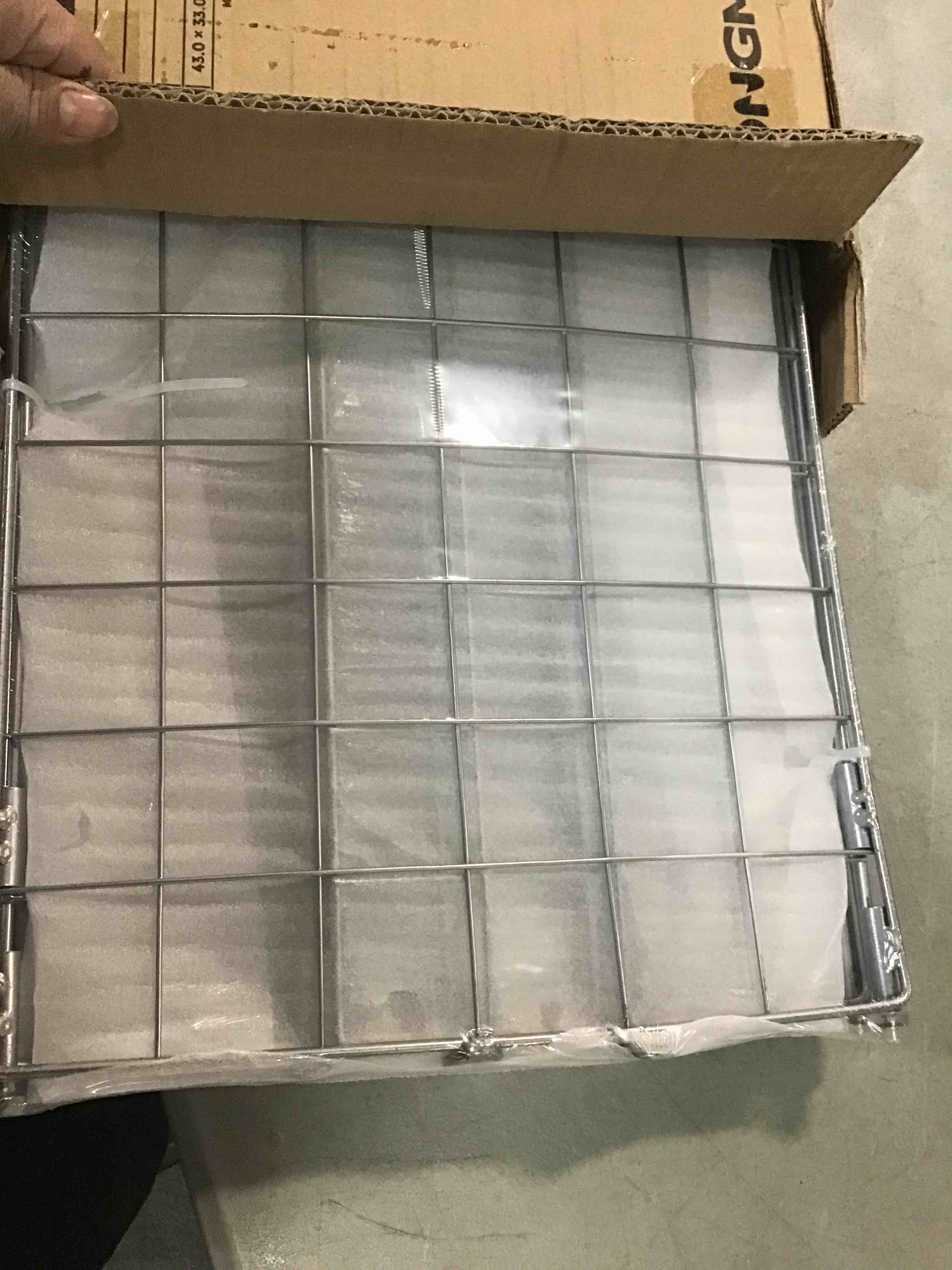 https://s3.amazonaws.com/lotting-images-prod/bidfta/RED5970009_1708093274676.jpeg