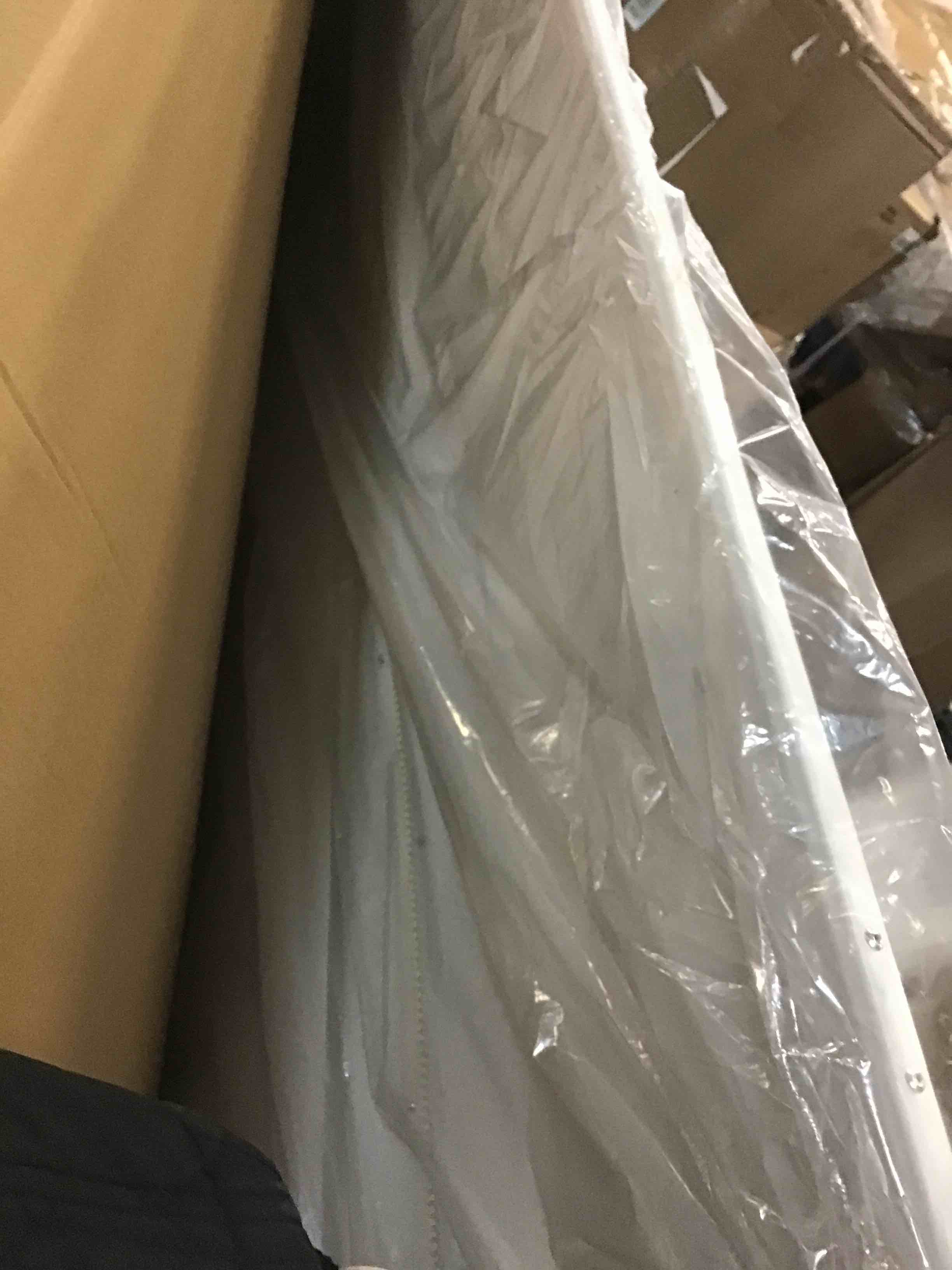https://s3.amazonaws.com/lotting-images-prod/bidfta/RED5970055_1708099619580.jpeg
