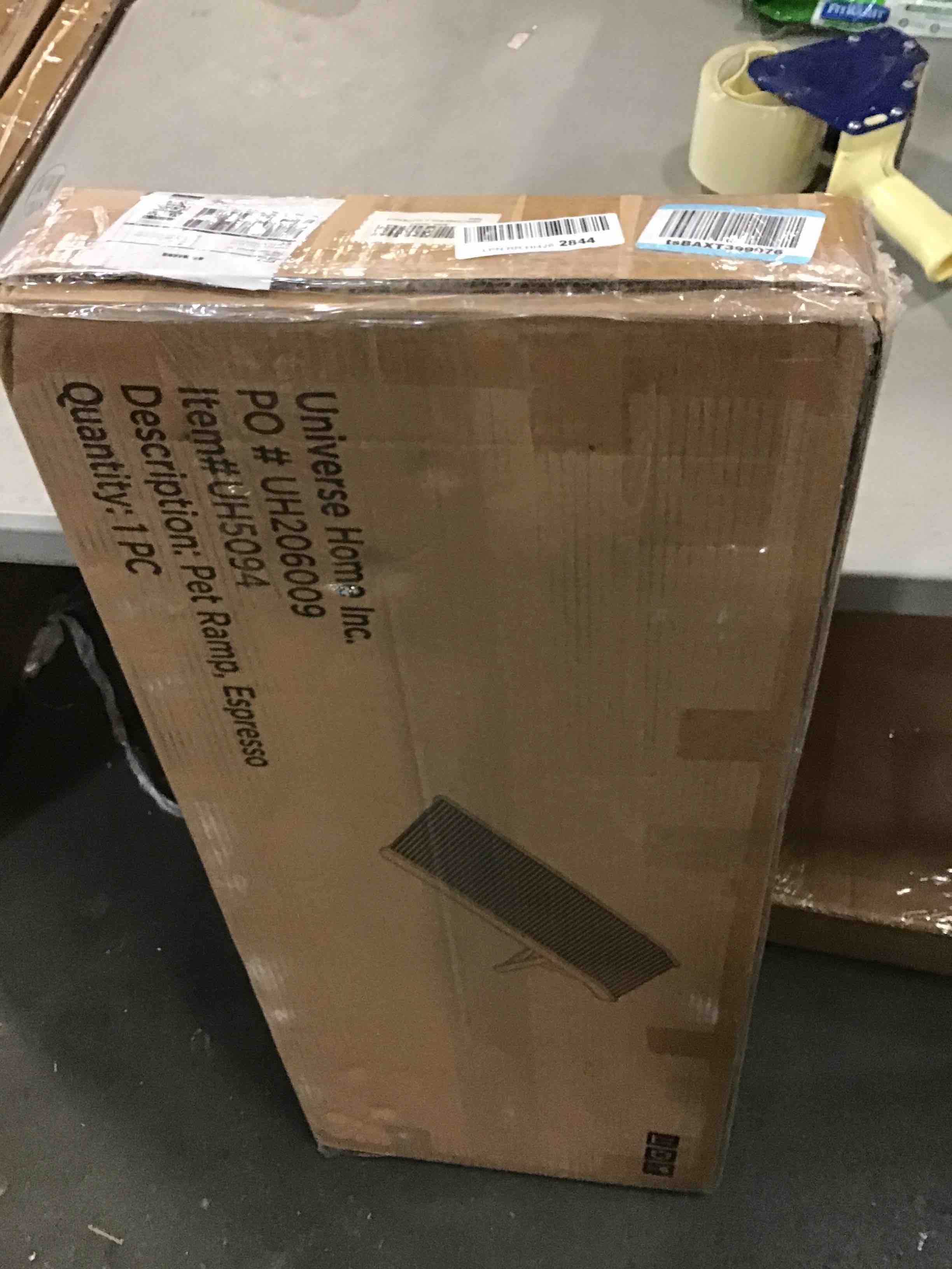 https://s3.amazonaws.com/lotting-images-prod/bidfta/RED5970070_1708101839700.jpeg