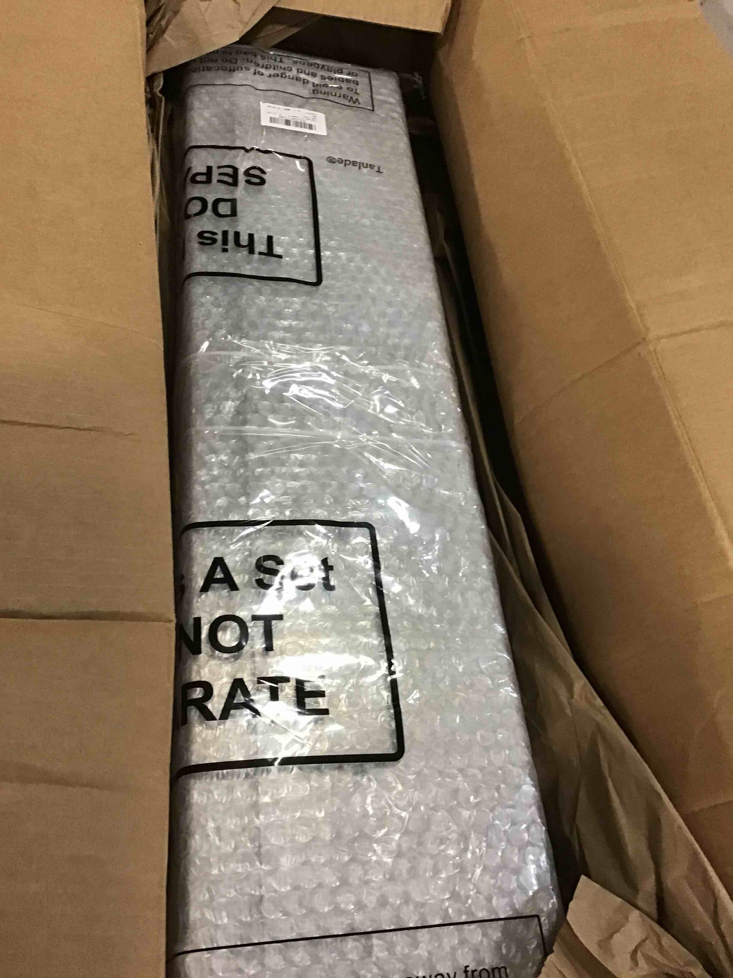 https://s3.amazonaws.com/lotting-images-prod/bidfta/RED5970190_1708345214422.jpeg