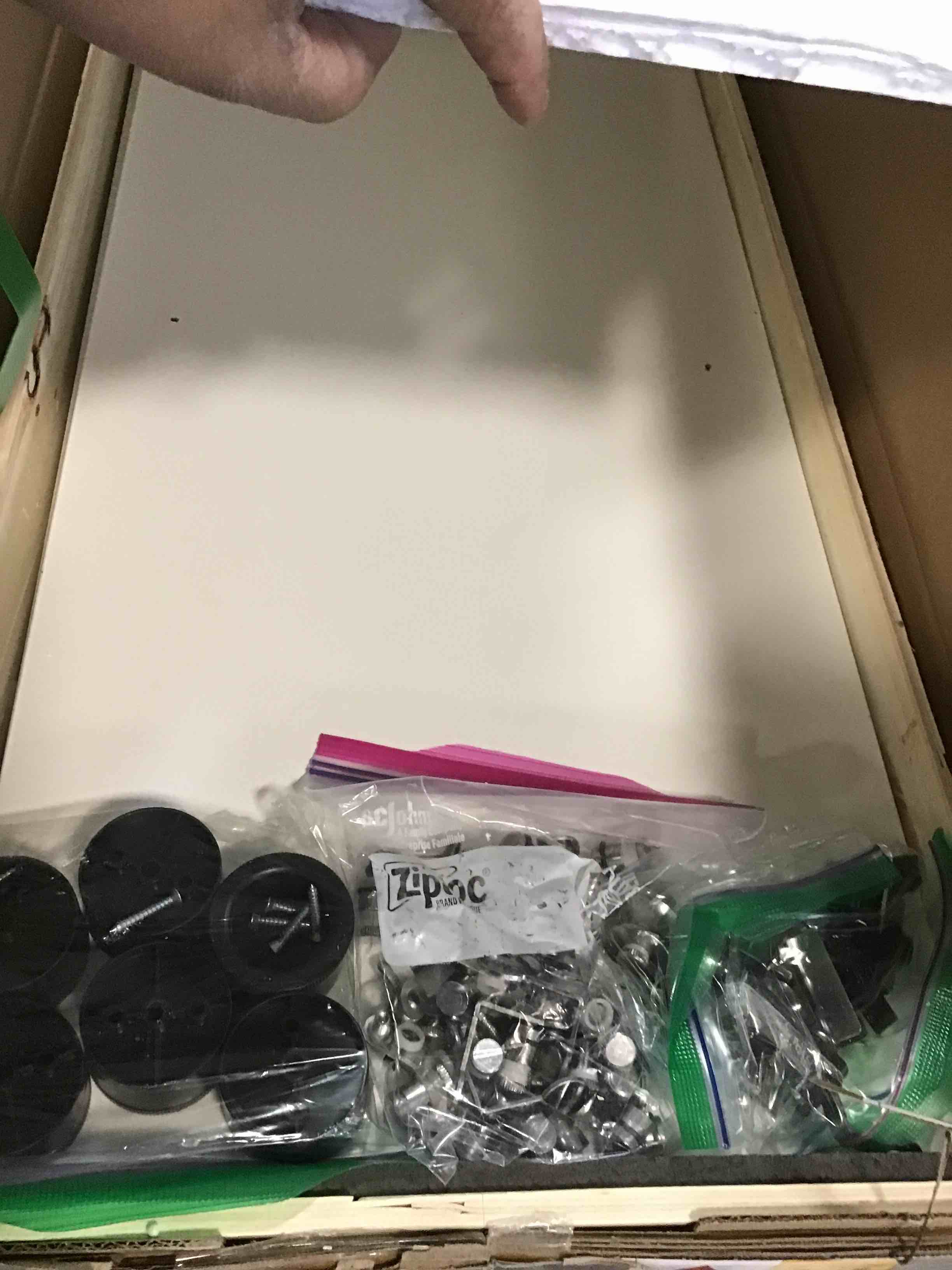 https://s3.amazonaws.com/lotting-images-prod/bidfta/RED5970284_1708358395835.jpeg
