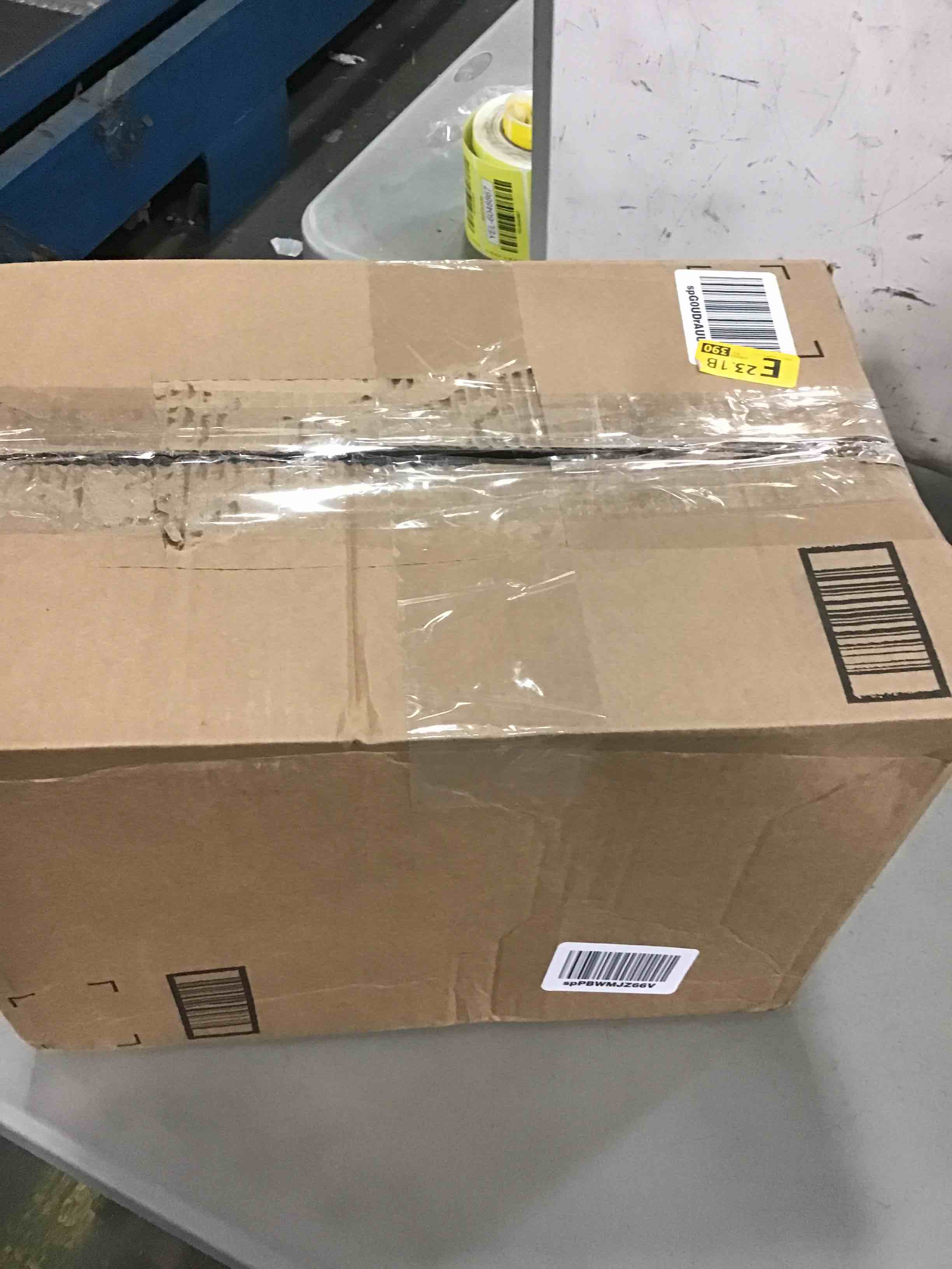 https://s3.amazonaws.com/lotting-images-prod/bidfta/RED5970424_1708375906741.jpeg