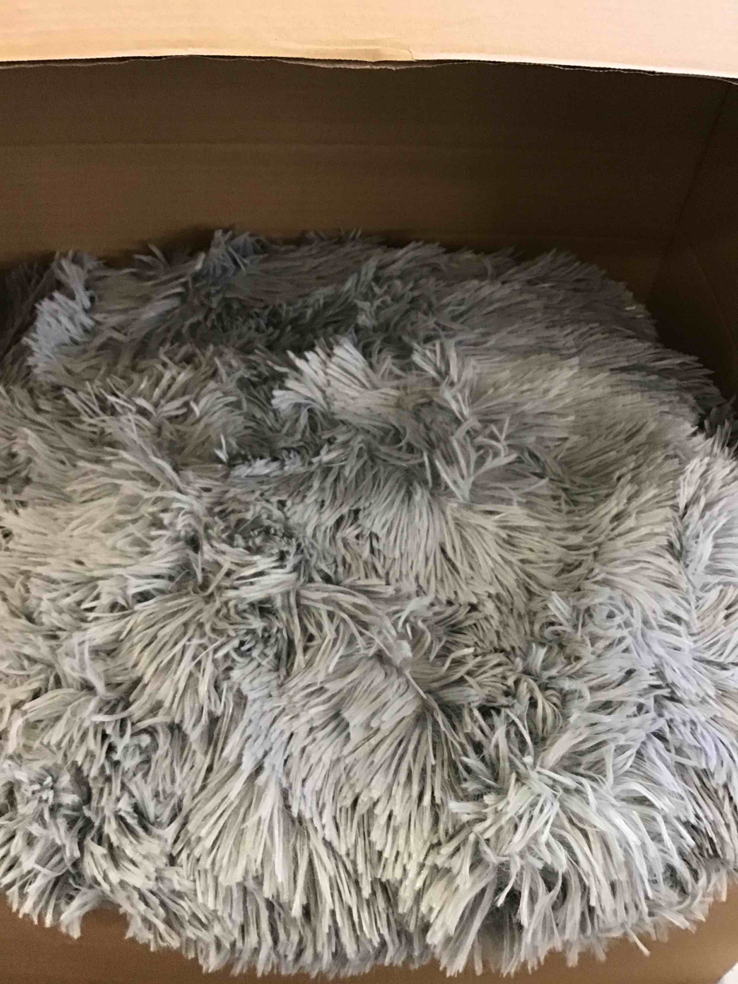 https://www.bedbathandbeyond.com/Bedding-Bath/Chanasya-Longfur-Shaggy-Faux-Fur-Throw-Blanket-With-Reversible-Sherpa/34785824/product.html?opre=1&option=66220335