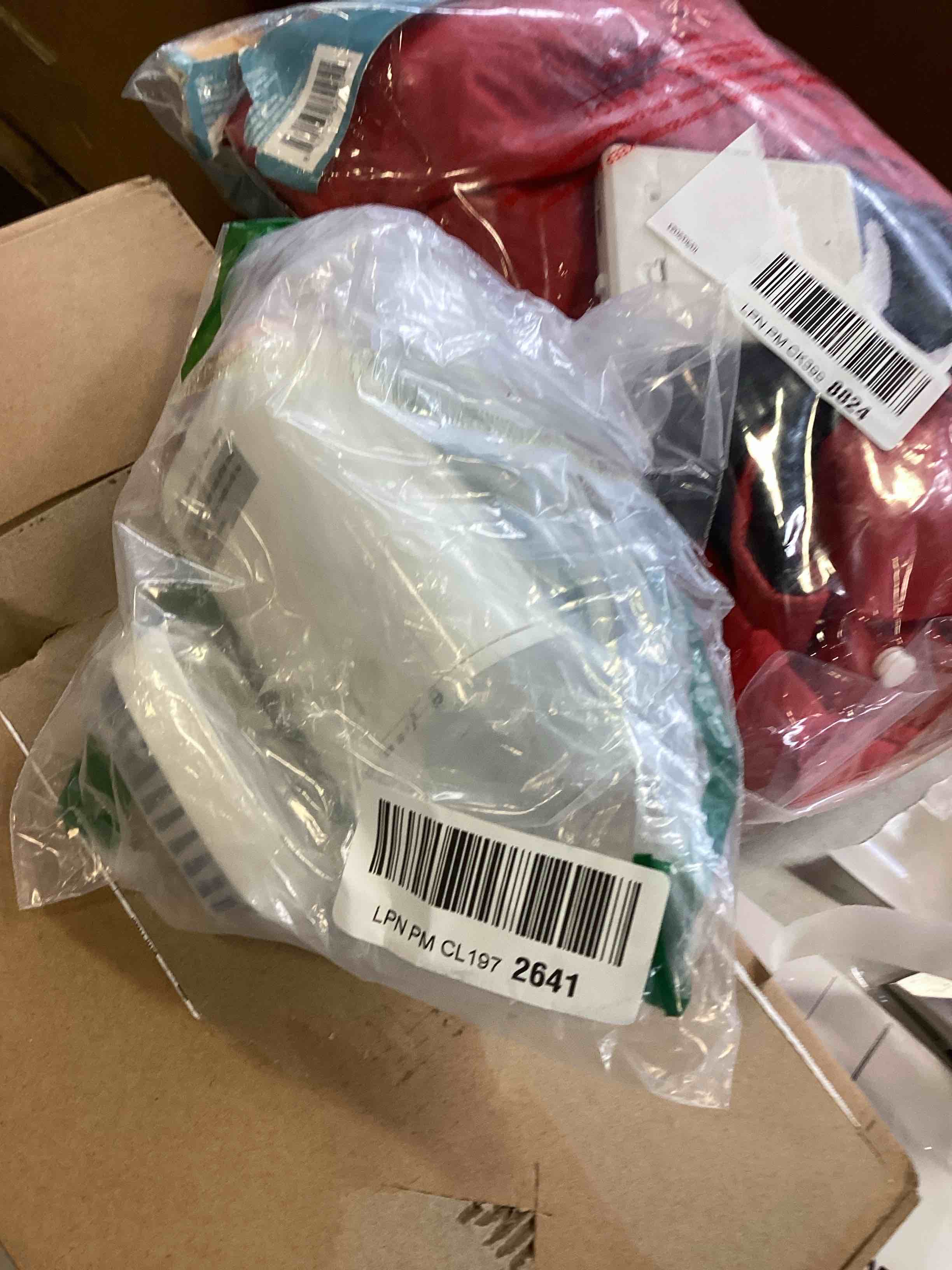 https://s3.amazonaws.com/lotting-images-prod/bidfta/RED5971321_1708012655515.jpeg