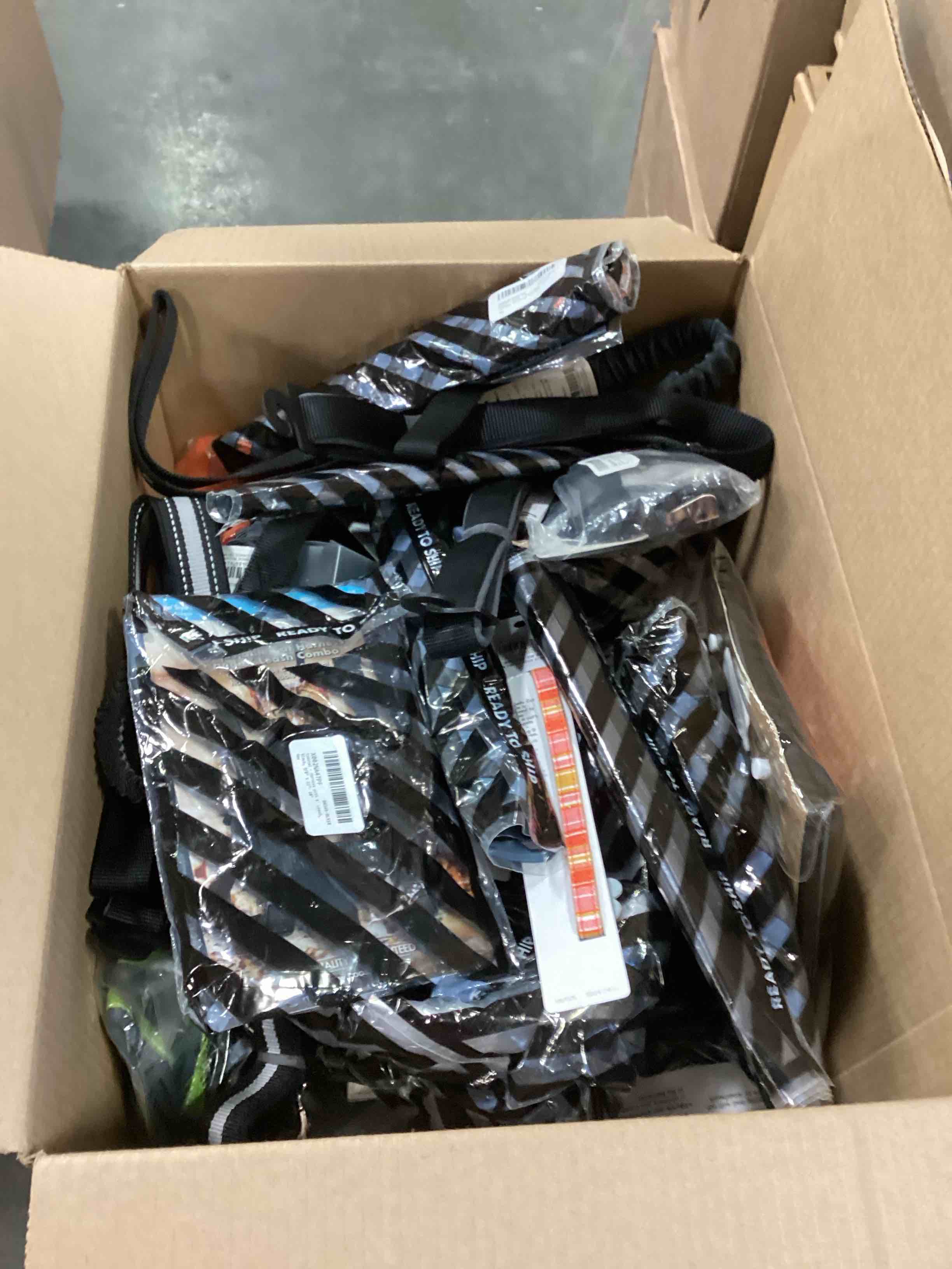 https://s3.amazonaws.com/lotting-images-prod/bidfta/RED5971577_1708176042686.jpeg