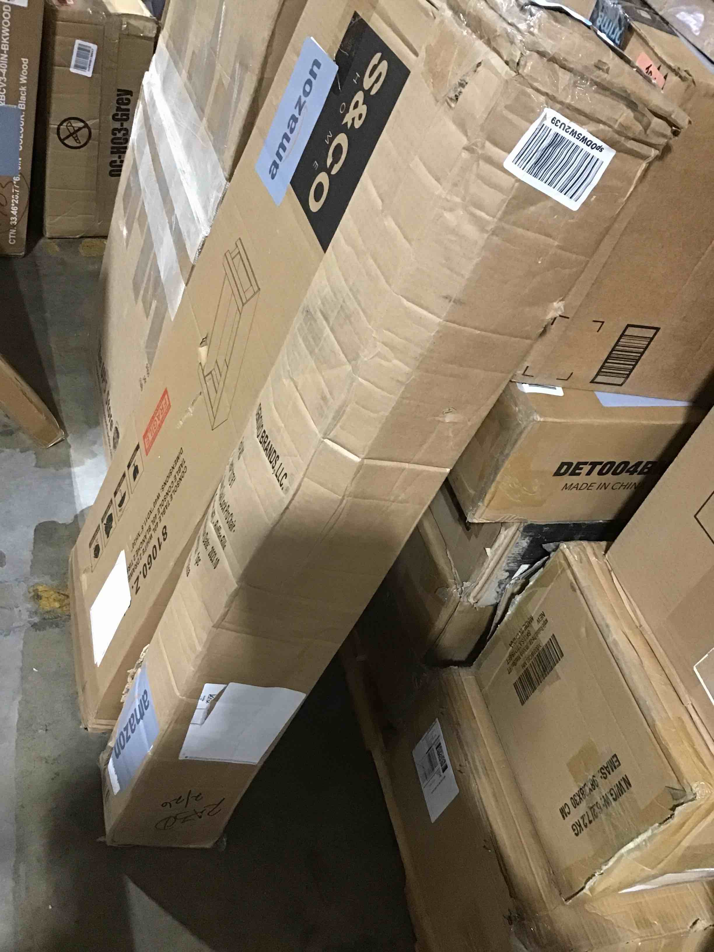 https://s3.amazonaws.com/lotting-images-prod/bidfta/RED5973944_1711388026129.jpeg