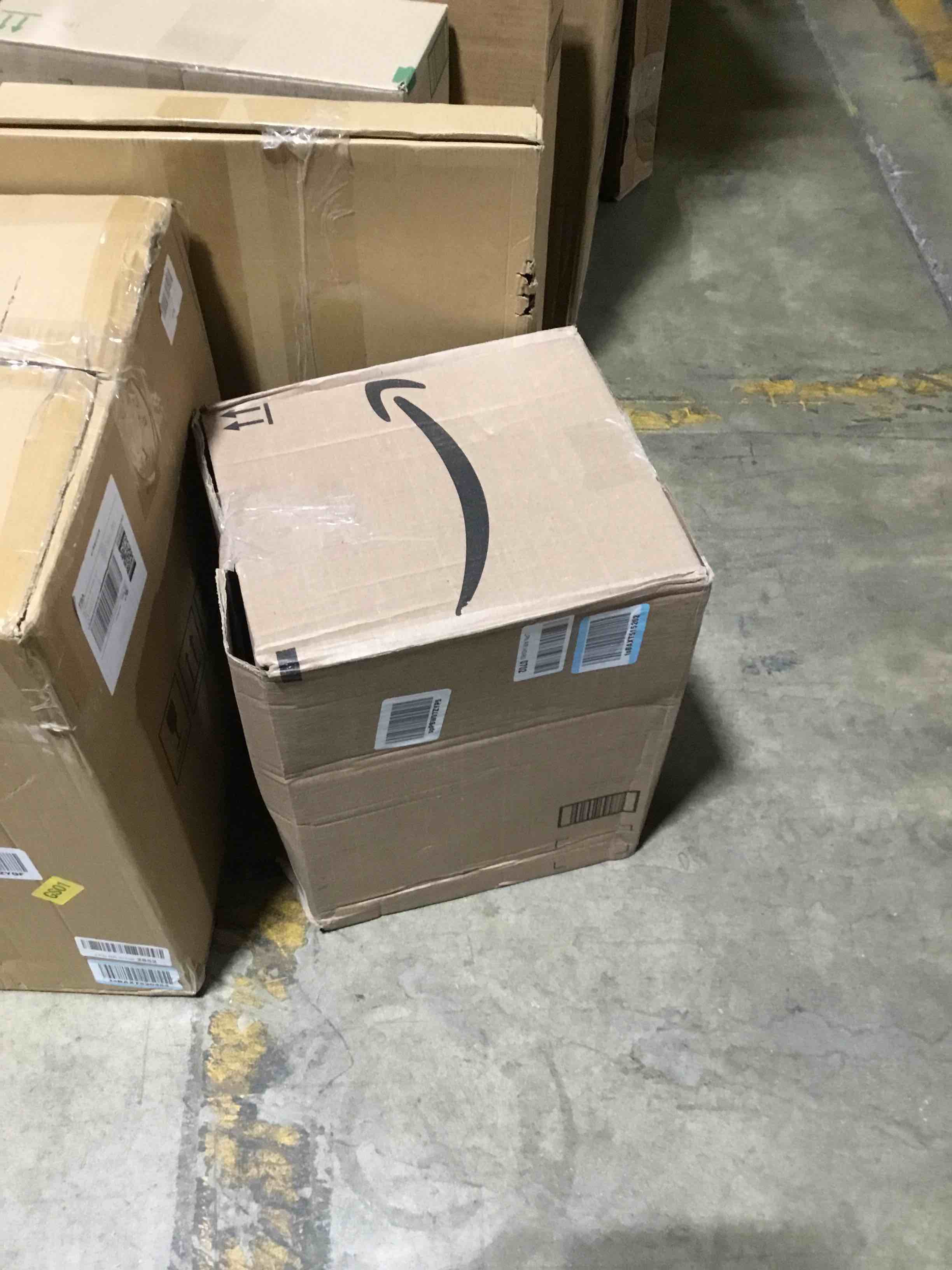 https://s3.amazonaws.com/lotting-images-prod/bidfta/RED5974287_1711652012443.jpeg