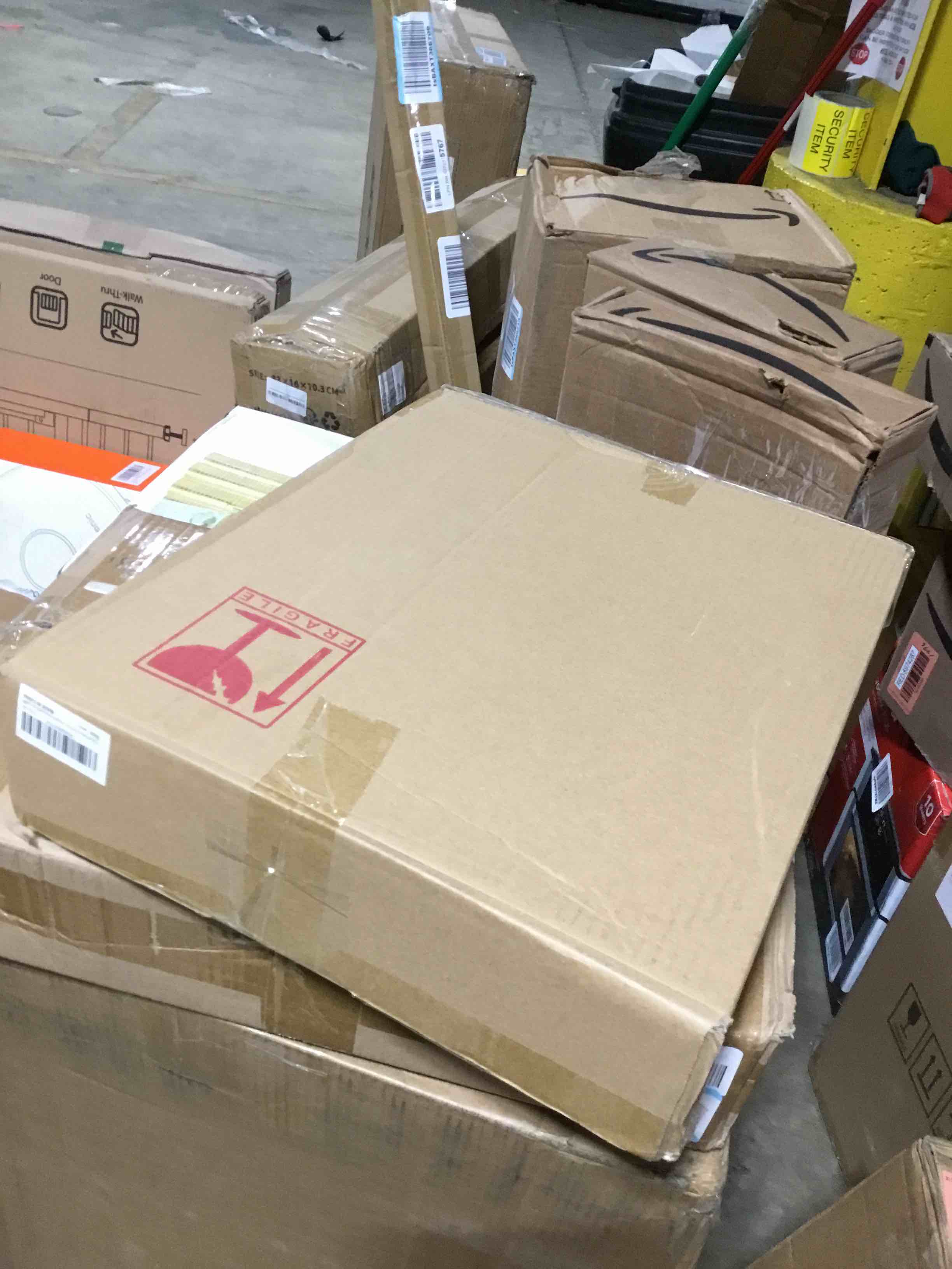 https://s3.amazonaws.com/lotting-images-prod/bidfta/RED5974295_1711652594857.jpeg