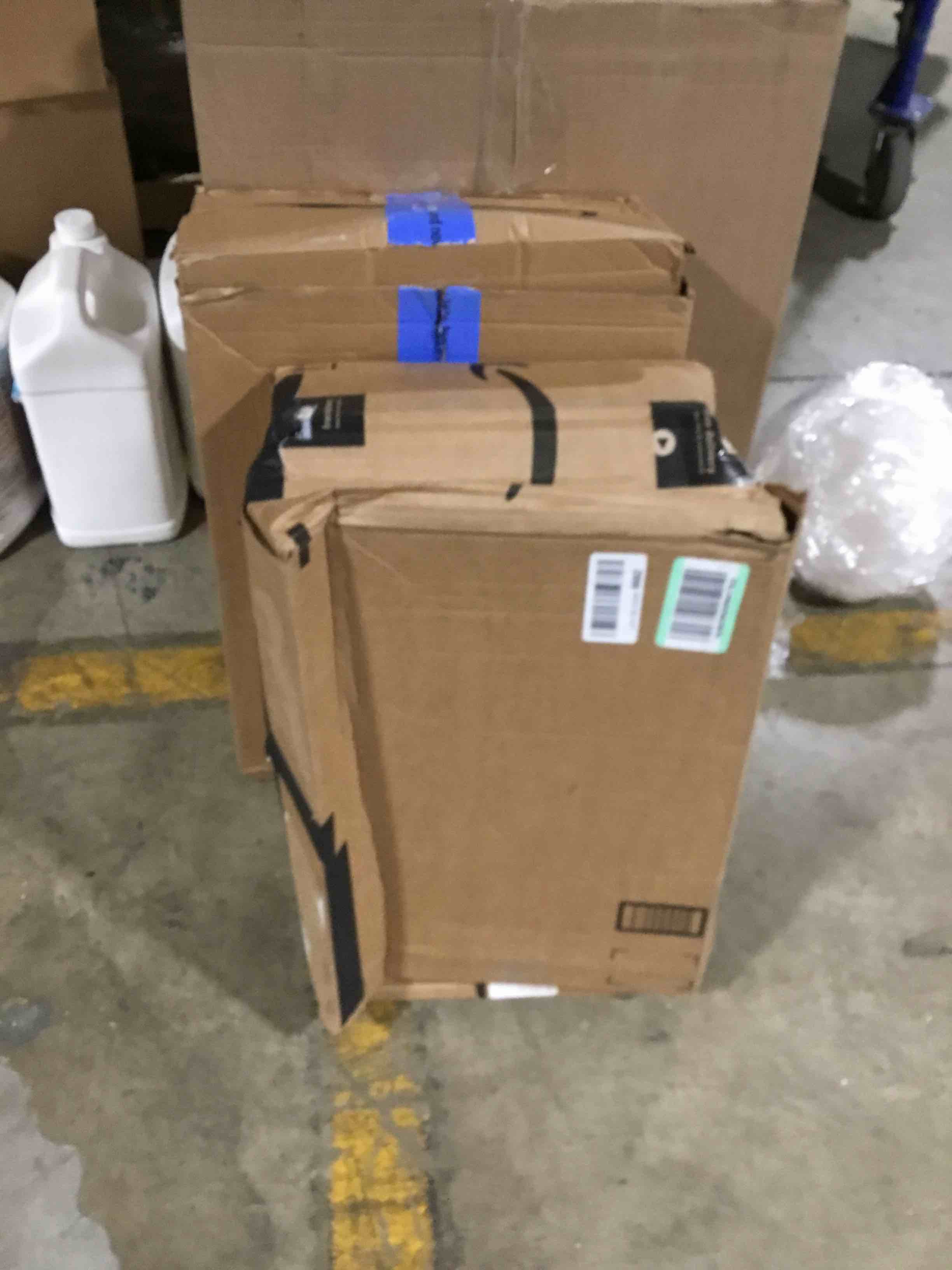 https://s3.amazonaws.com/lotting-images-prod/bidfta/RED5974677_1711743345525.jpeg
