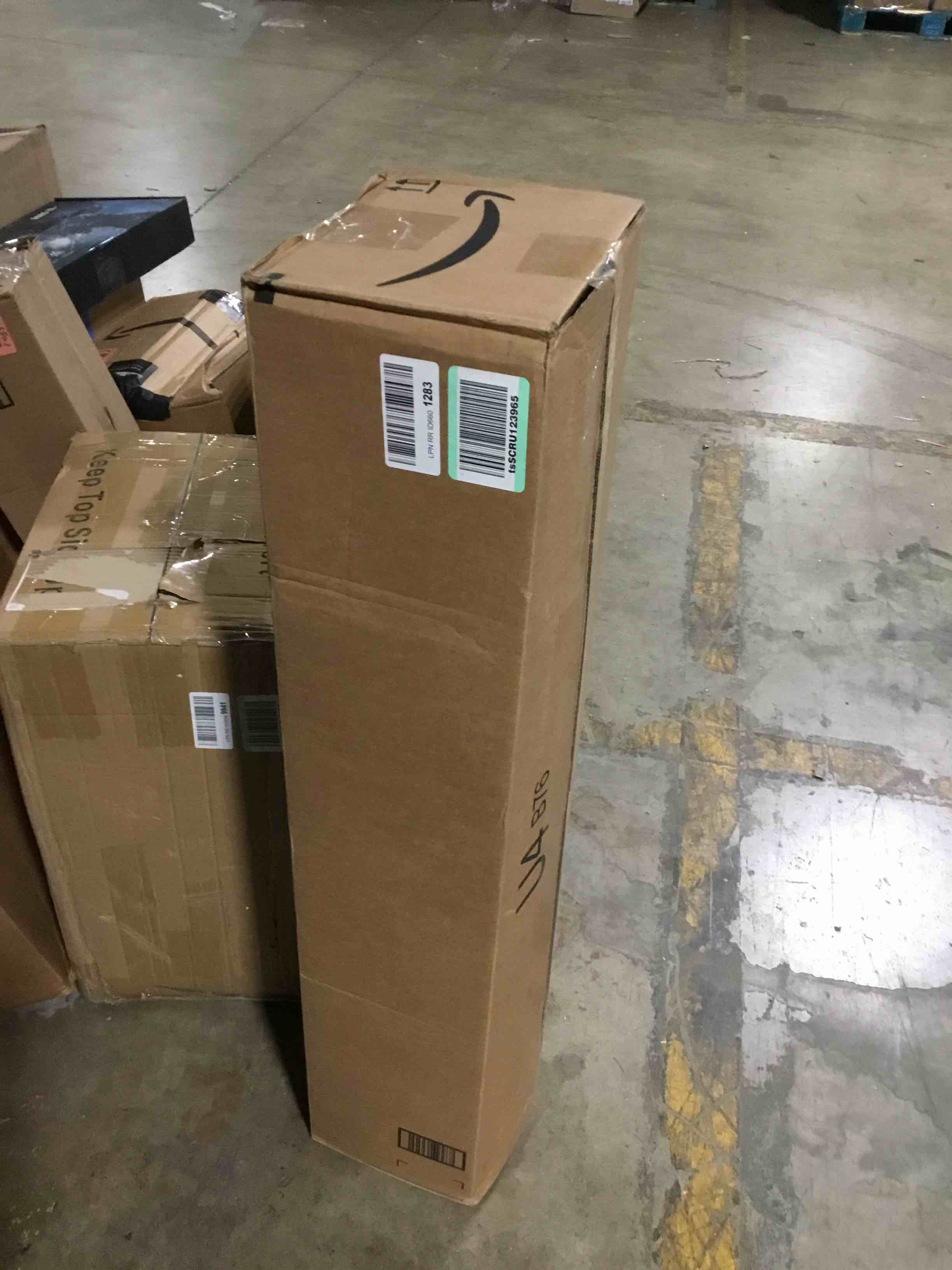 https://s3.amazonaws.com/lotting-images-prod/bidfta/RED5974685_1711743630197.jpeg