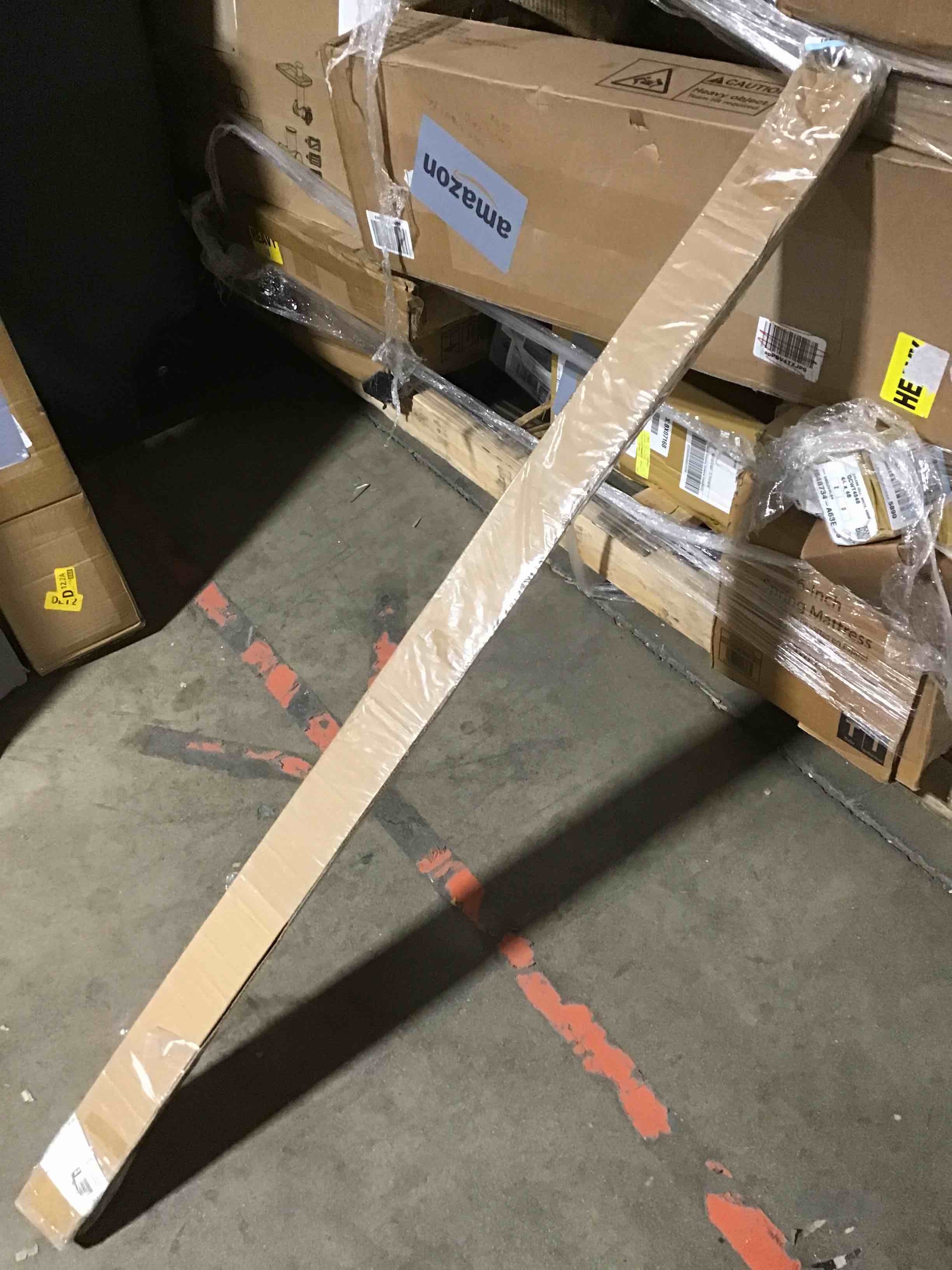 https://s3.amazonaws.com/lotting-images-prod/bidfta/RED5975498_1709581740886.jpeg