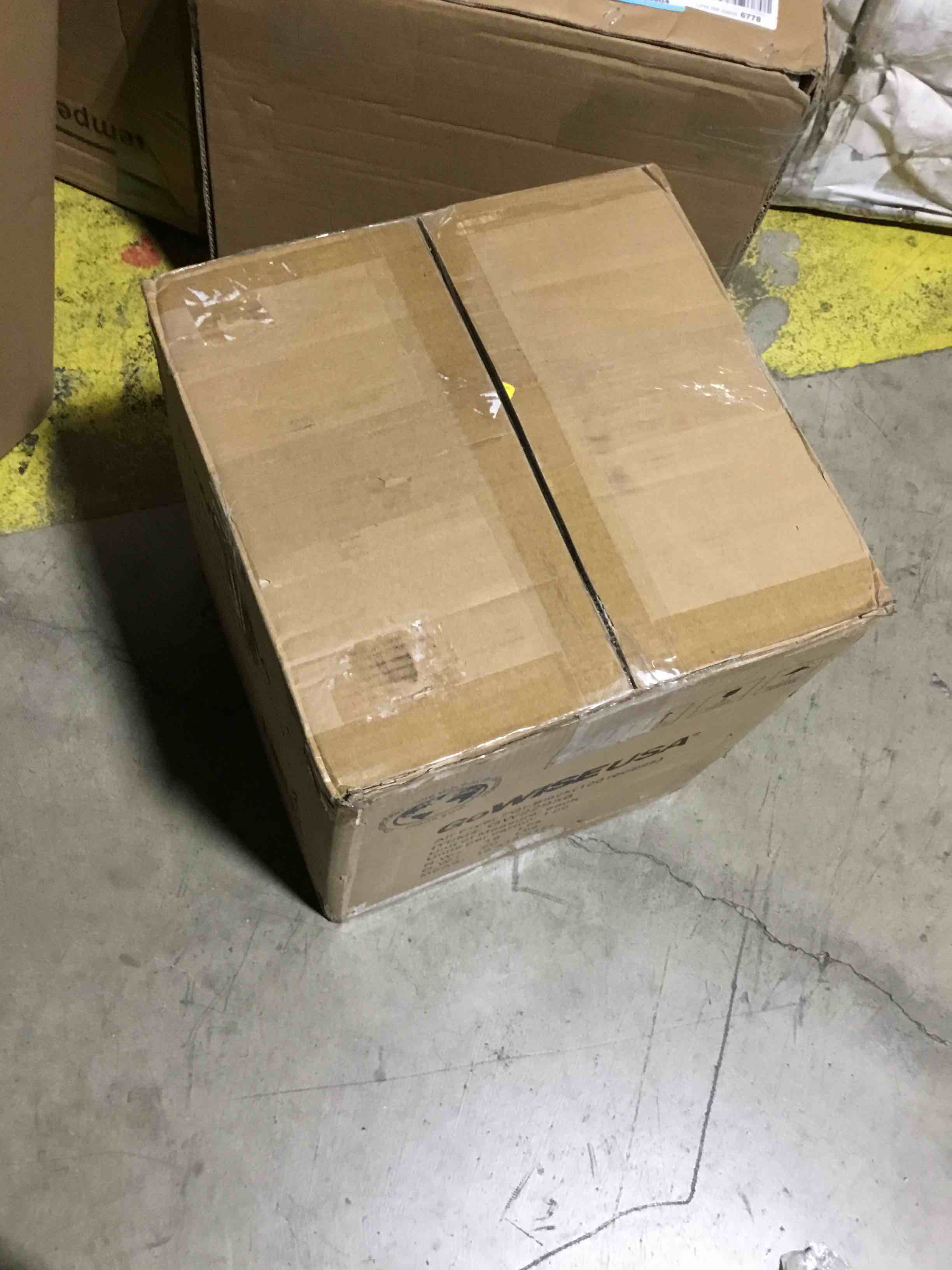 https://s3.amazonaws.com/lotting-images-prod/bidfta/RED5975867_1709757511051.jpeg