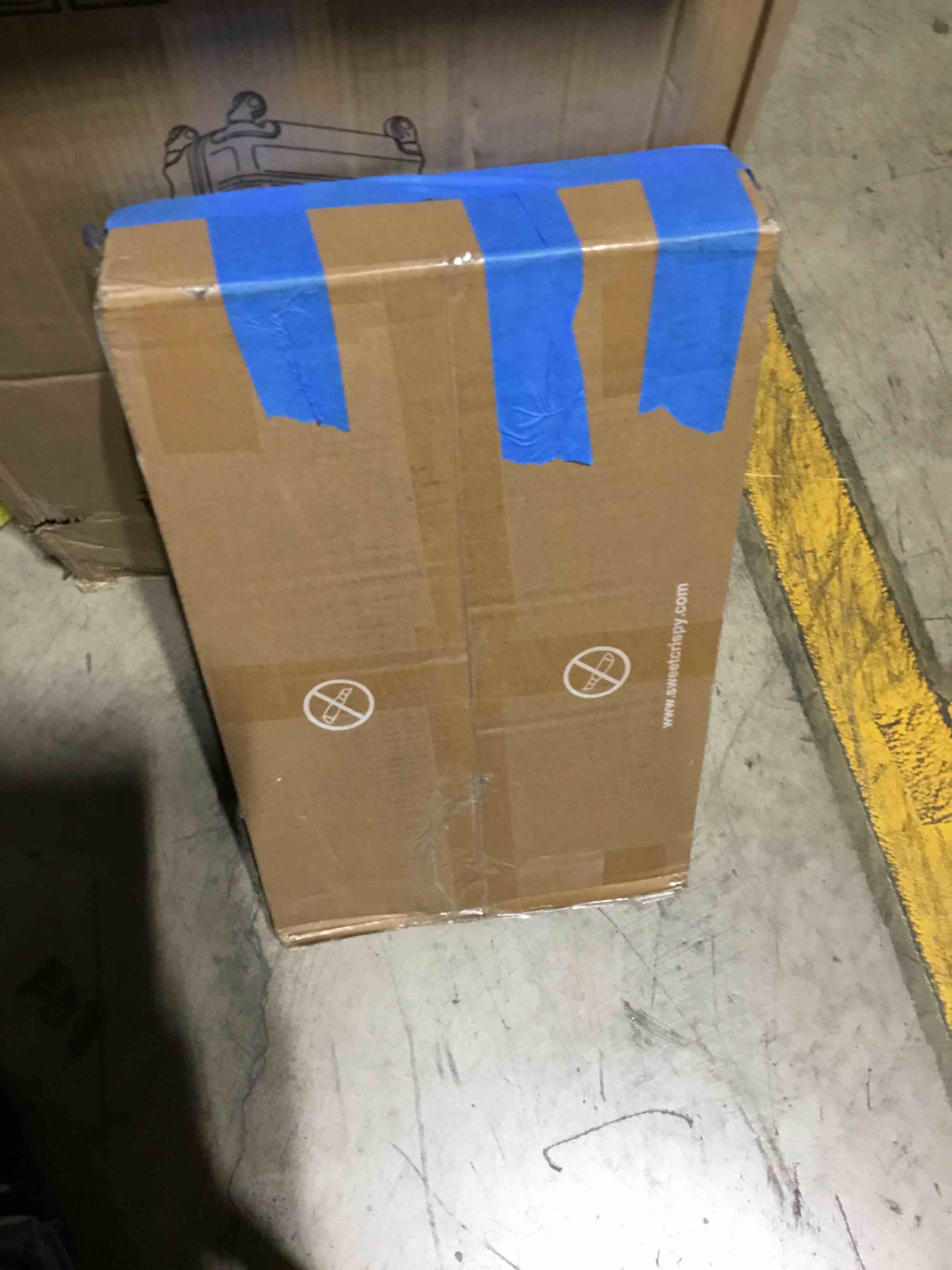 https://s3.amazonaws.com/lotting-images-prod/bidfta/RED5975870_1709757280428.jpeg