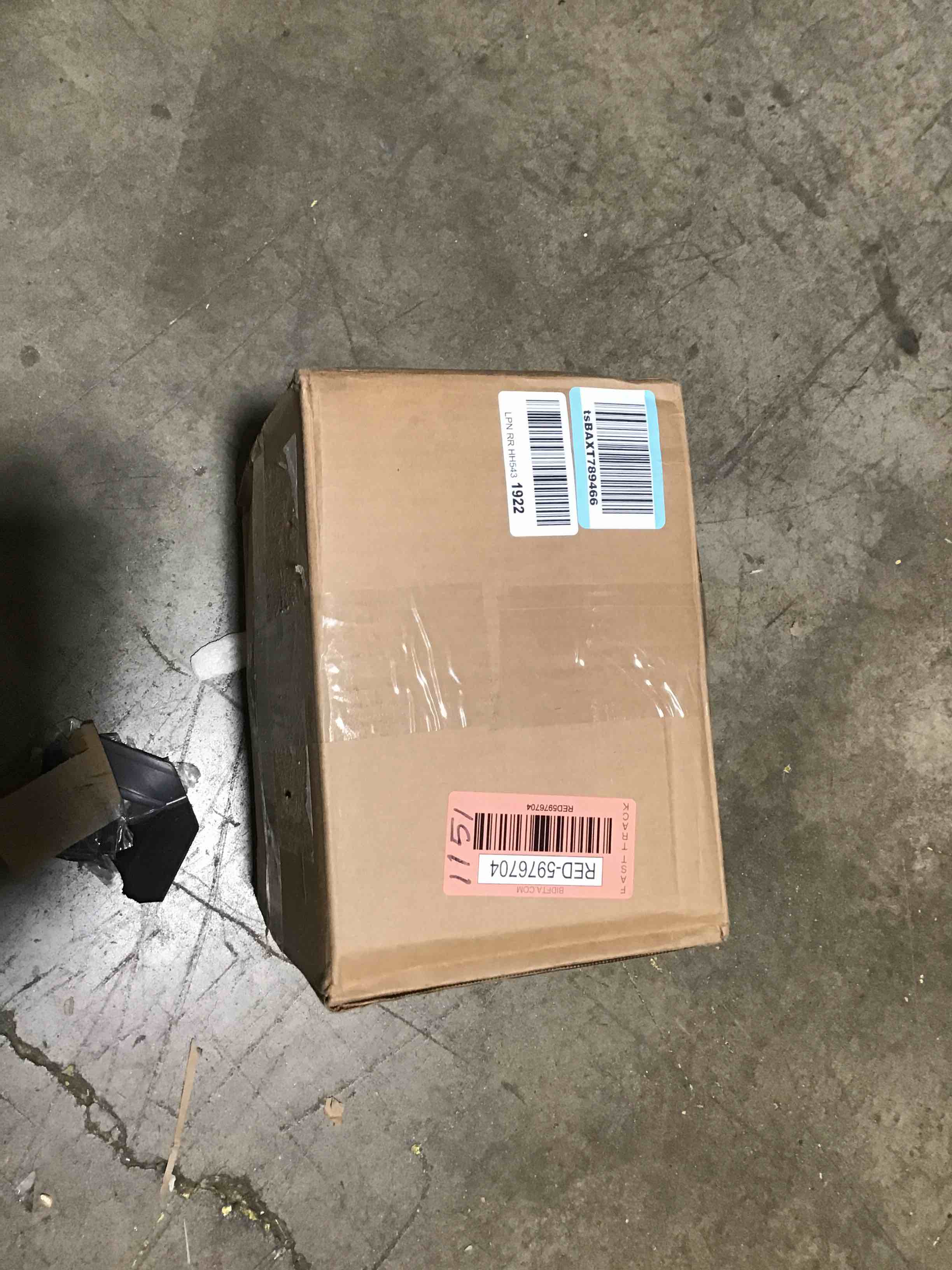 https://s3.amazonaws.com/lotting-images-prod/bidfta/RED5976704_1708613991241.jpeg