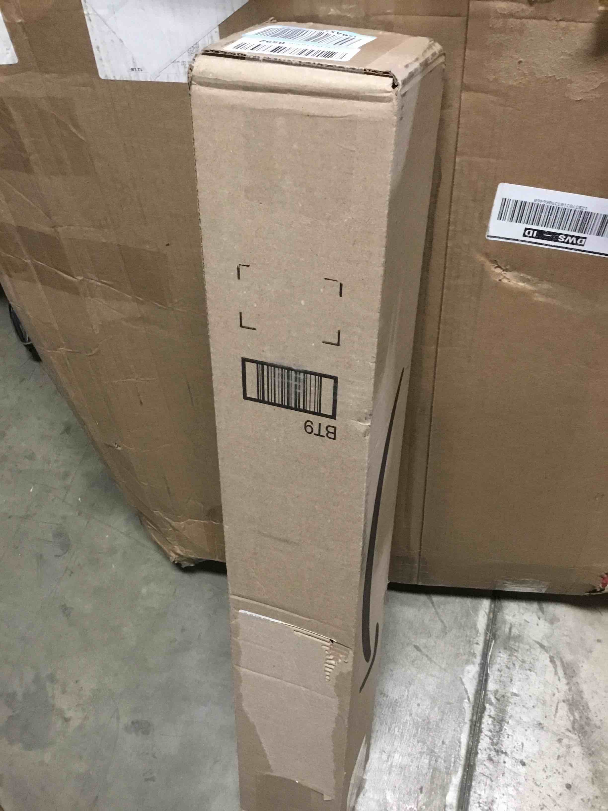 https://s3.amazonaws.com/lotting-images-prod/bidfta/RED5978014_1708637904004.jpeg