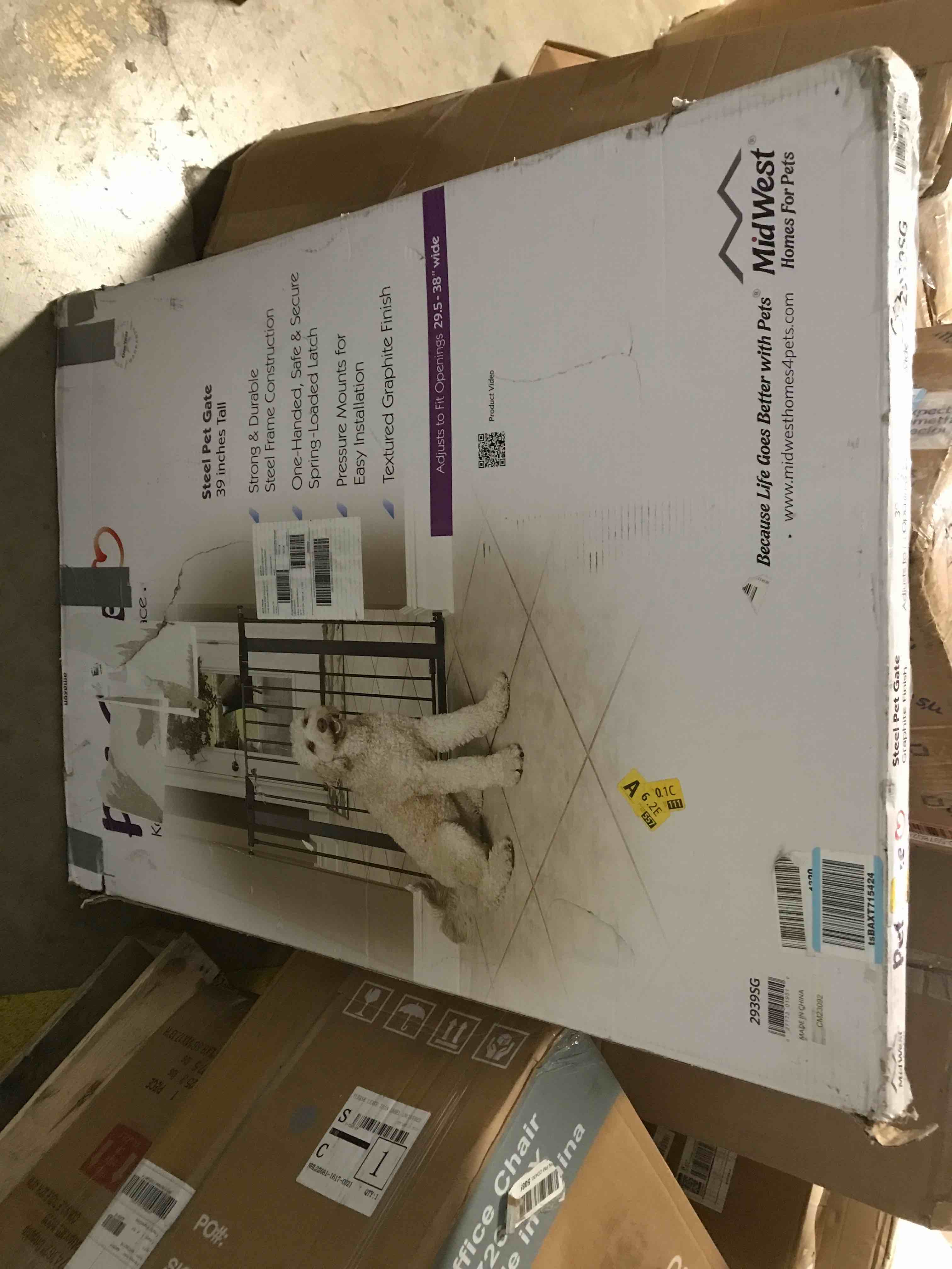 https://s3.amazonaws.com/lotting-images-prod/bidfta/RED5978025_1708638781584.jpeg