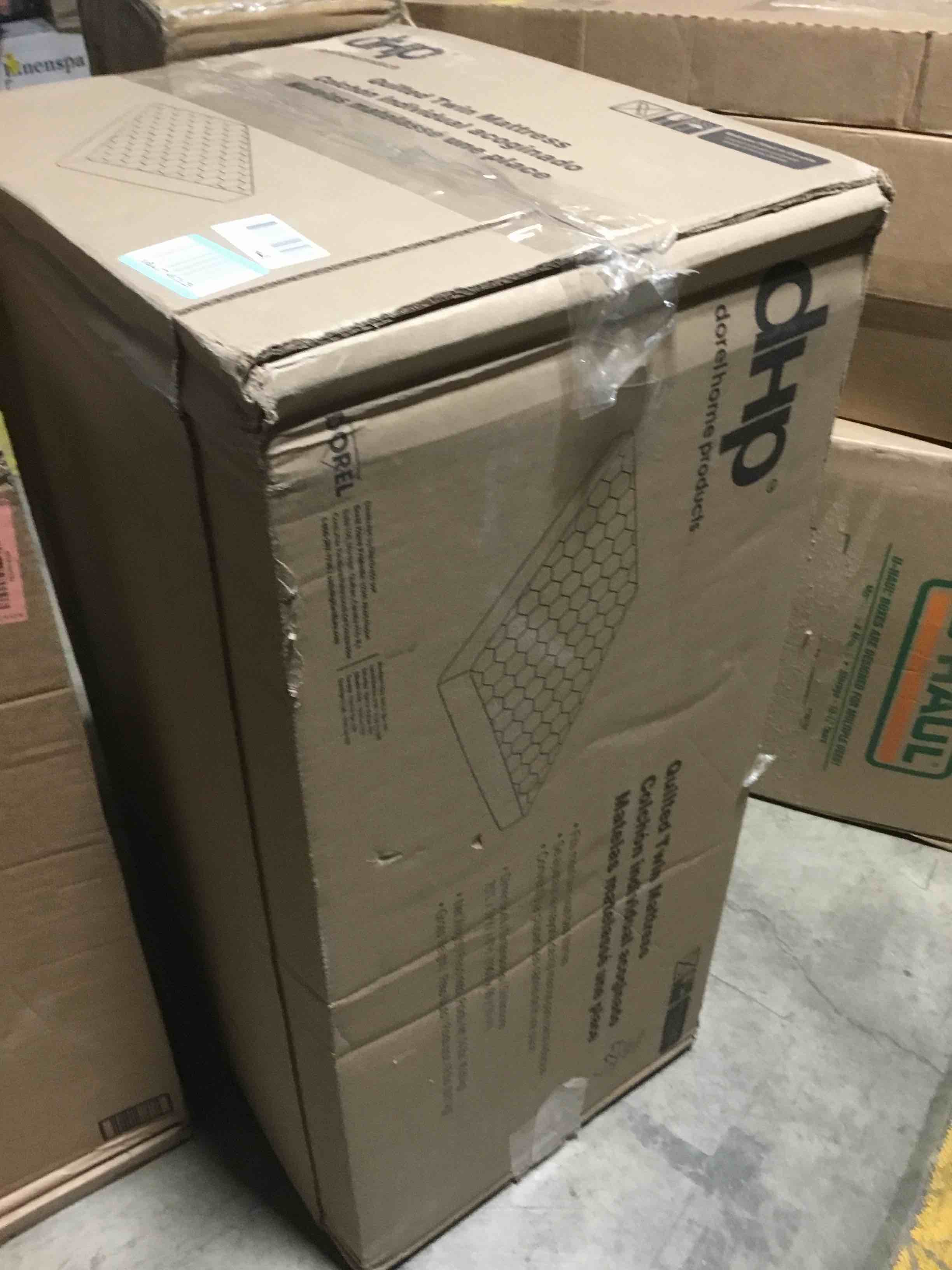 https://s3.amazonaws.com/lotting-images-prod/bidfta/RED5978031_1708639073190.jpeg