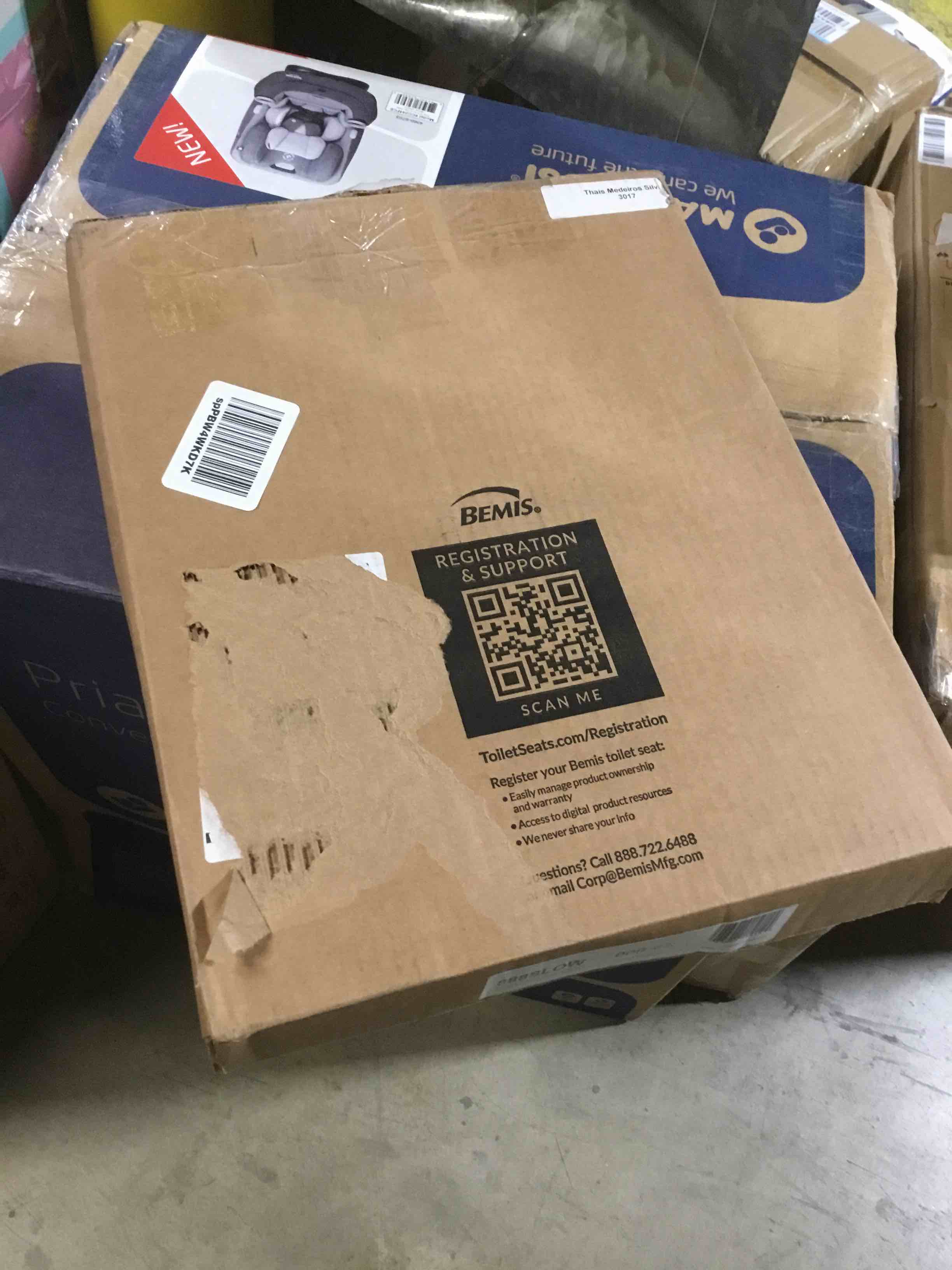 https://s3.amazonaws.com/lotting-images-prod/bidfta/RED5978347_1708967582960.jpeg