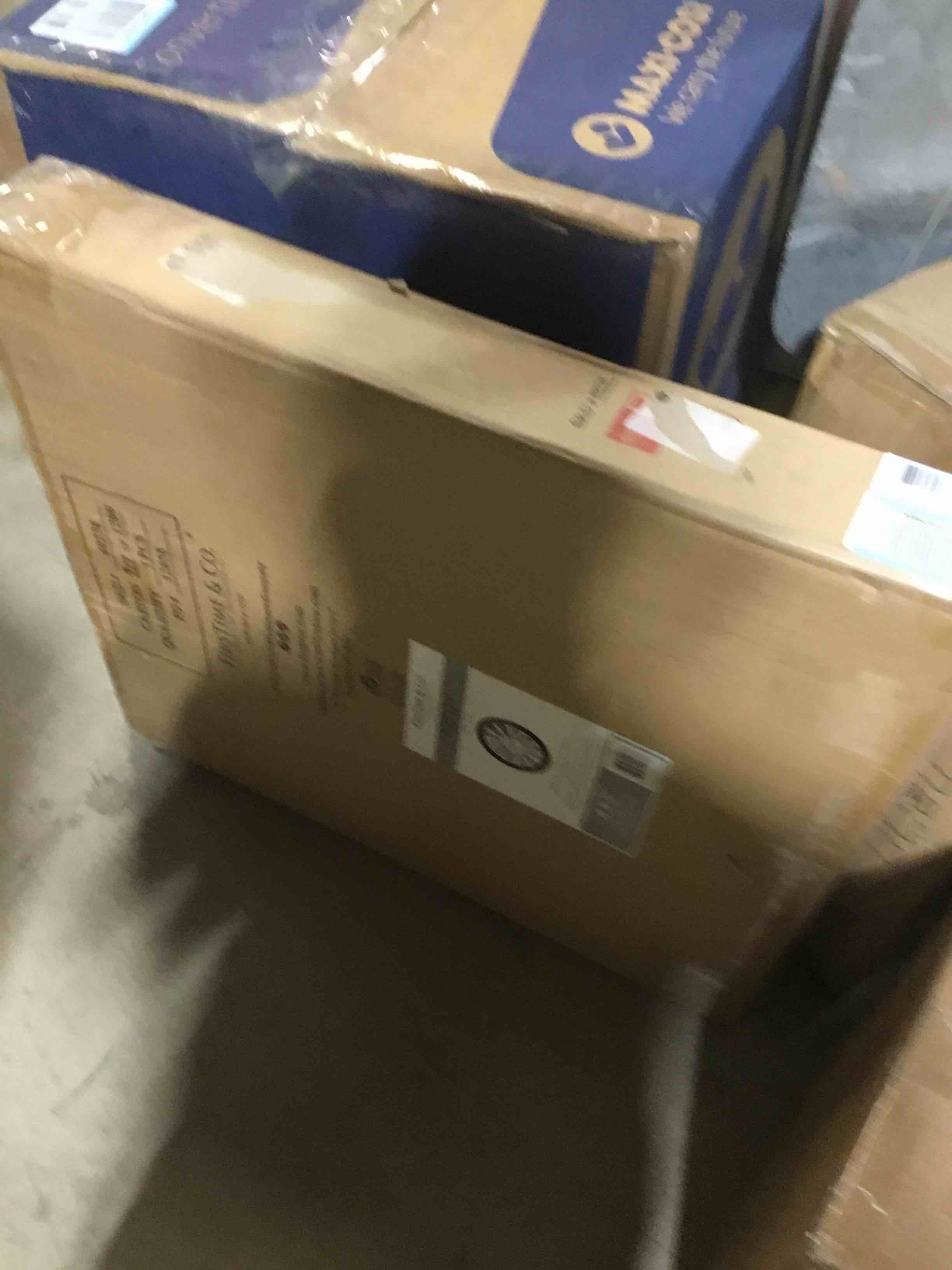https://s3.amazonaws.com/lotting-images-prod/bidfta/RED5978350_1708967698278.jpeg