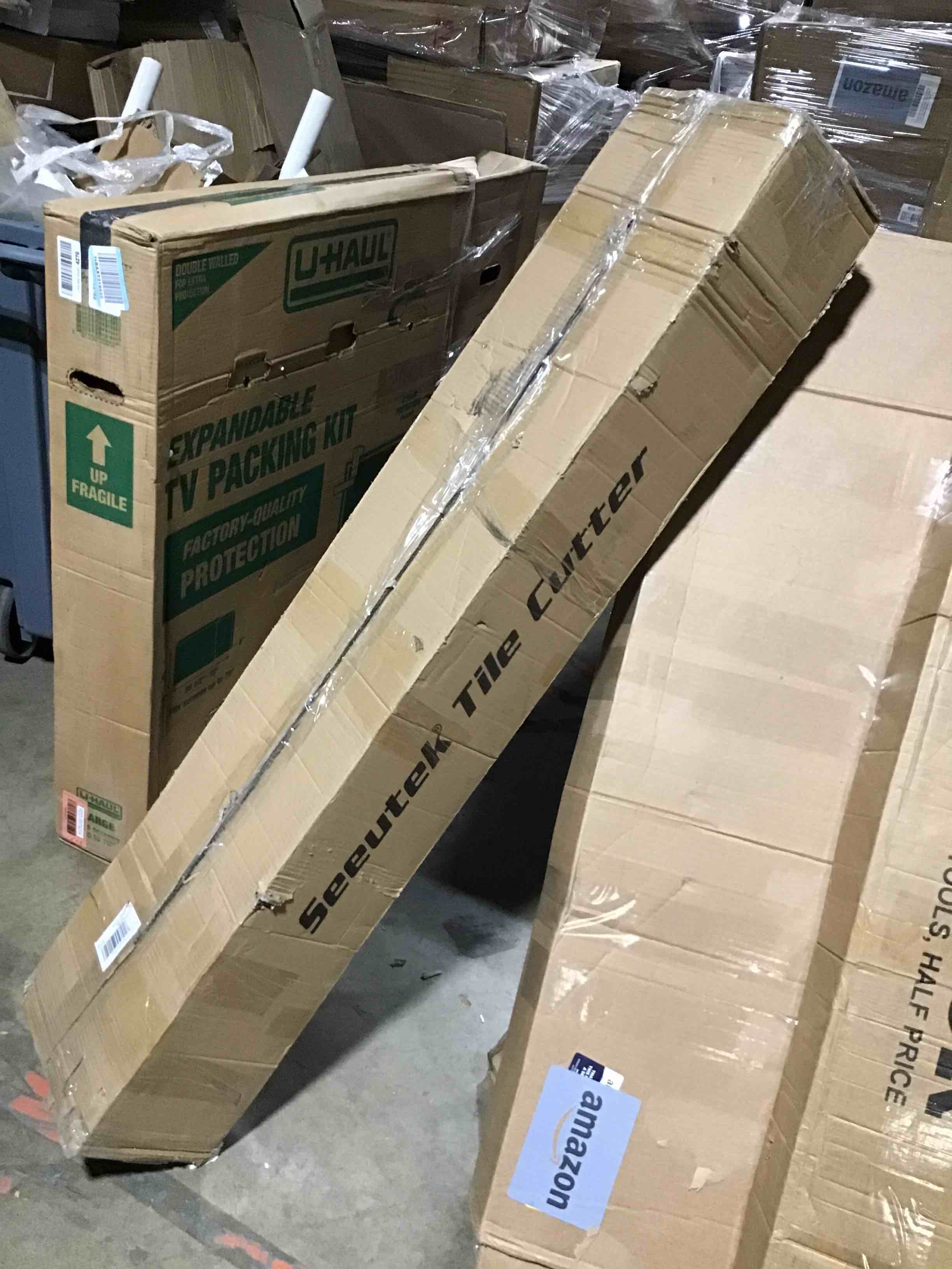 https://s3.amazonaws.com/lotting-images-prod/bidfta/RED5979164_1710265429262.jpeg