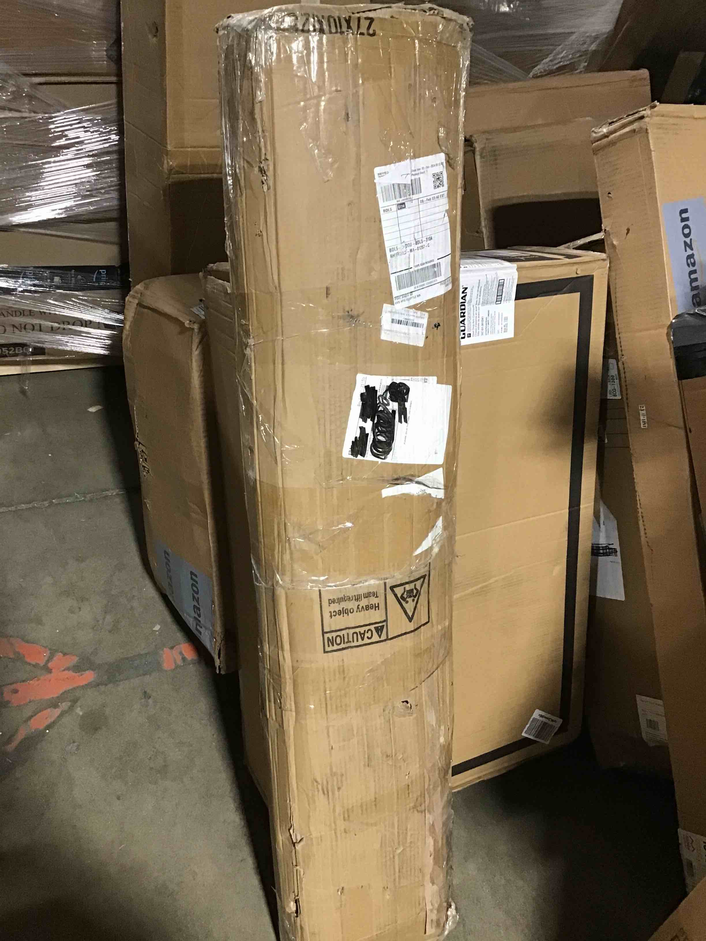 https://s3.amazonaws.com/lotting-images-prod/bidfta/RED5979169_1710265732653.jpeg